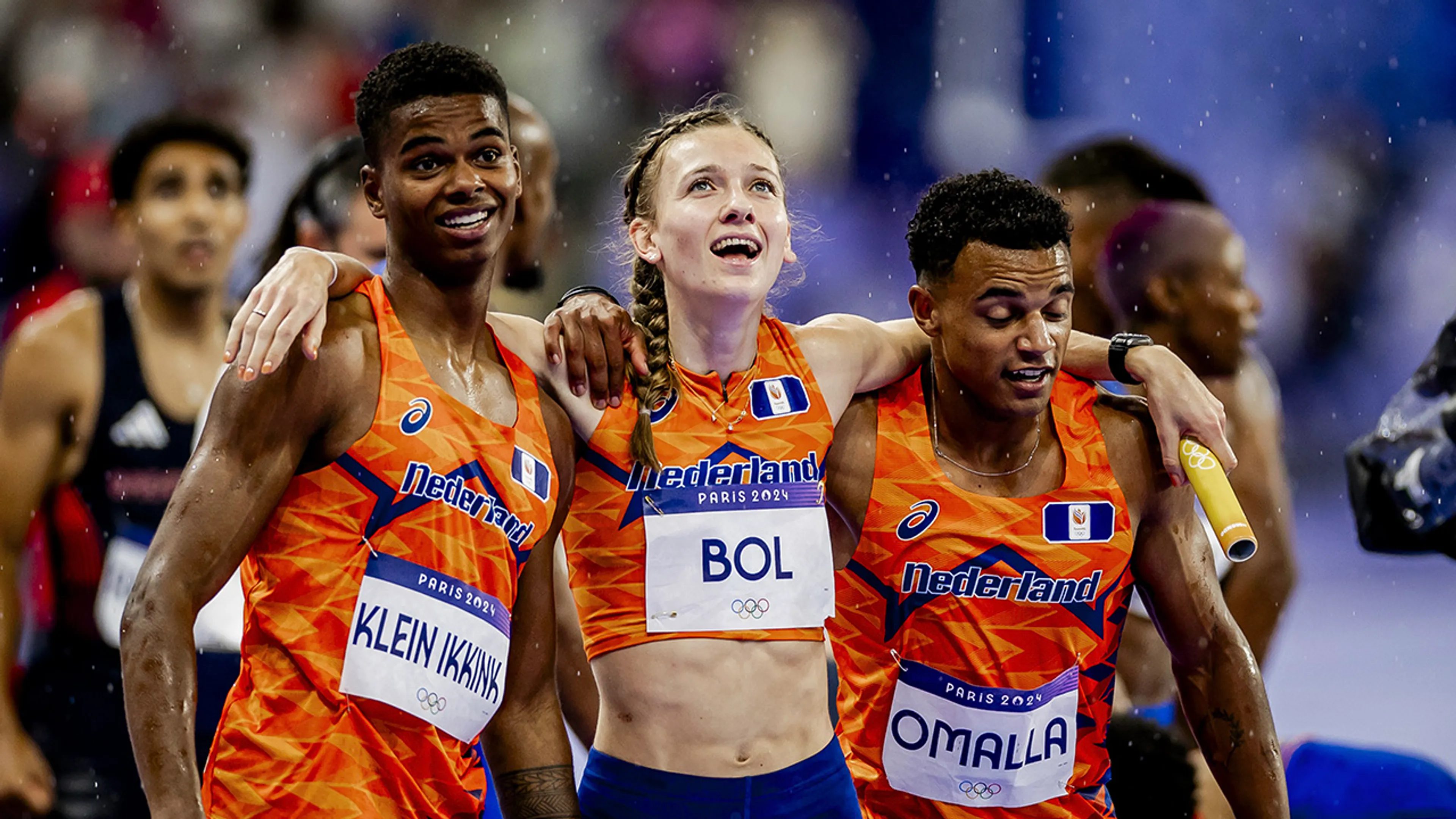 Femke Bol helpt estafetteteam op 4x400 meter gemengd aan olympisch goud