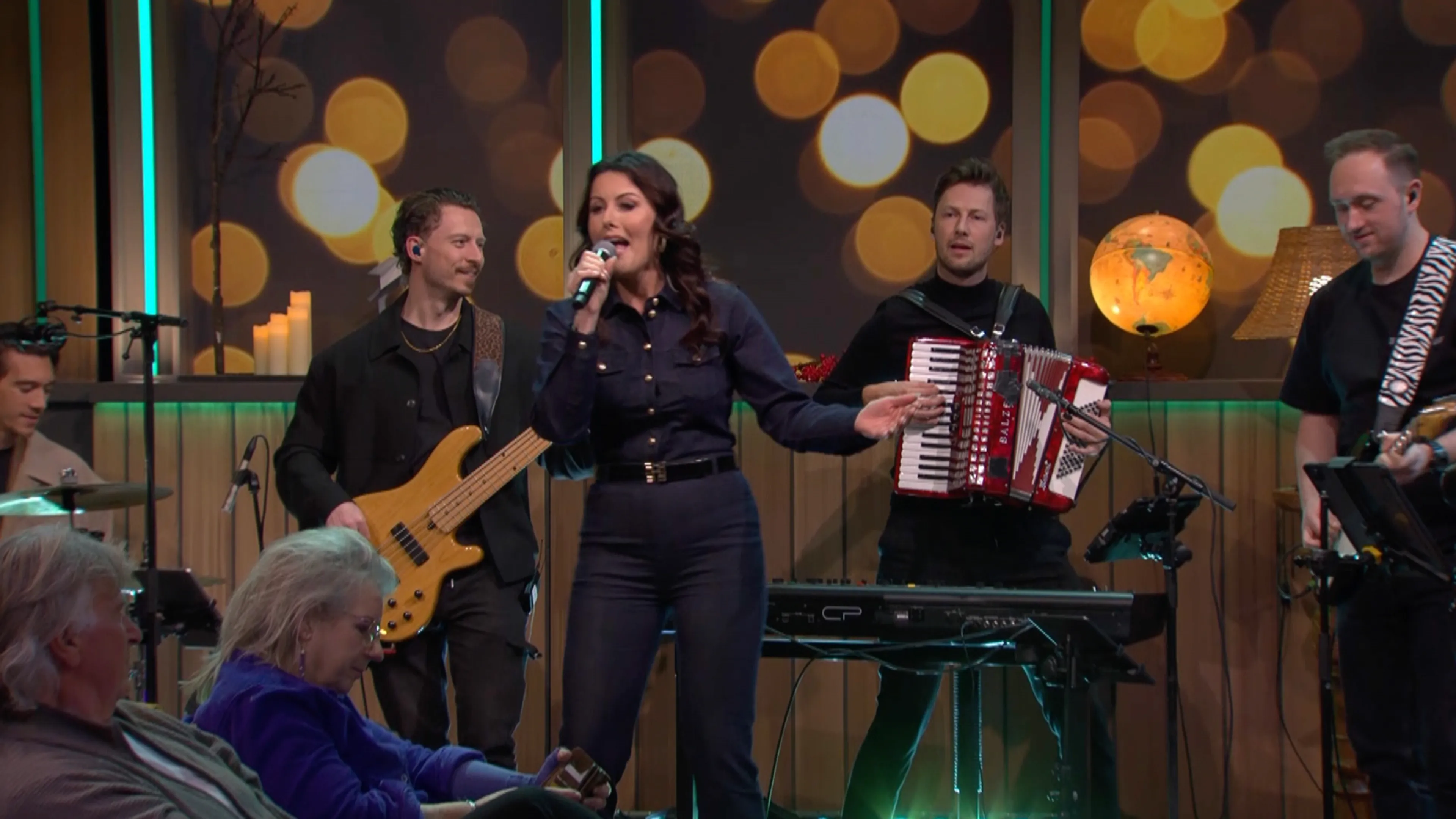 Fetty and Micky Fisser band zorgen tijdens de commercialbreak voor een heerlijke sfeer met 'Mexico'
