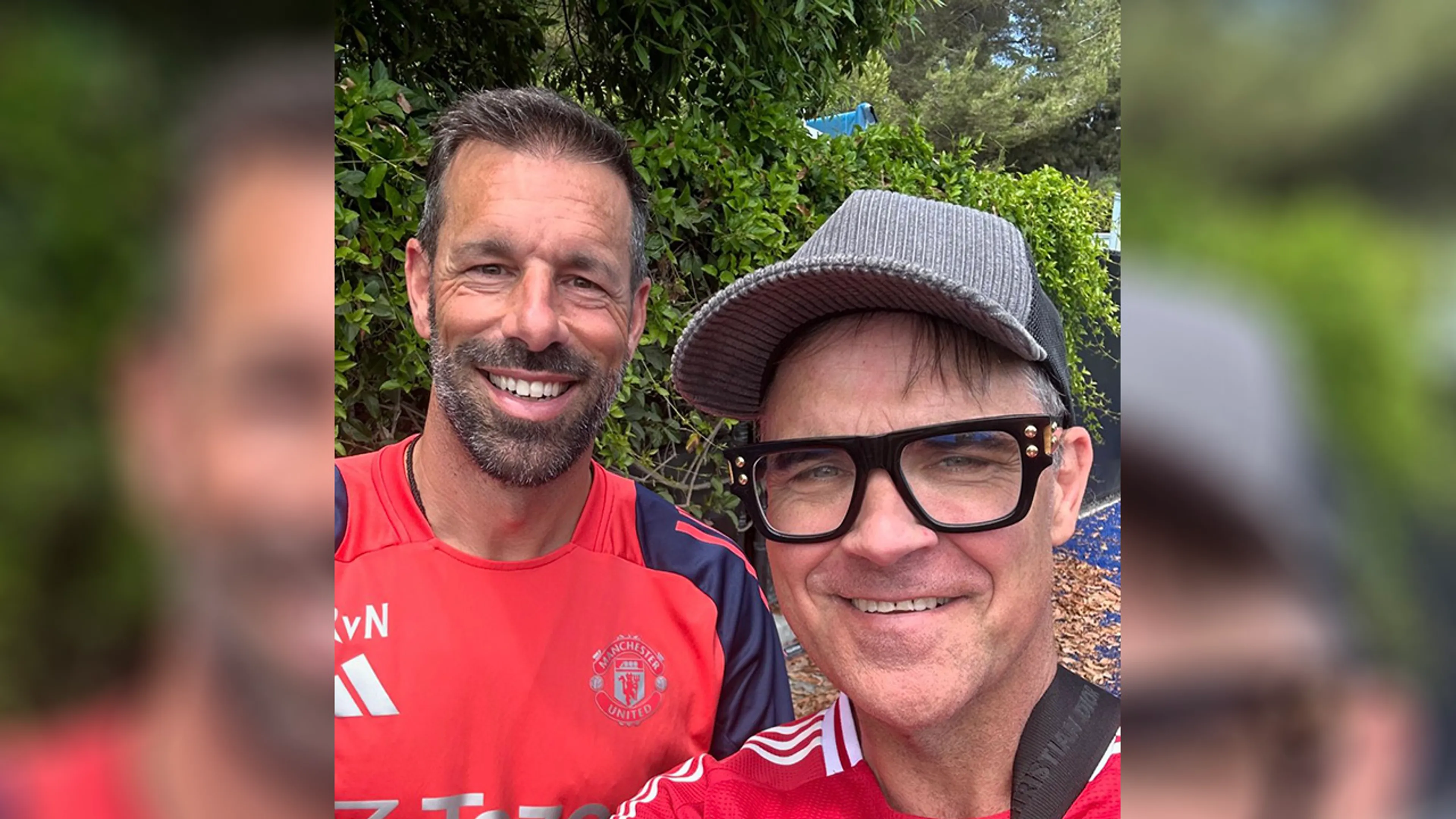 Robbie Williams smeekte Ruud van Nistelrooij om selfie: 'Hij heeft me door donkere periodes geholpen'