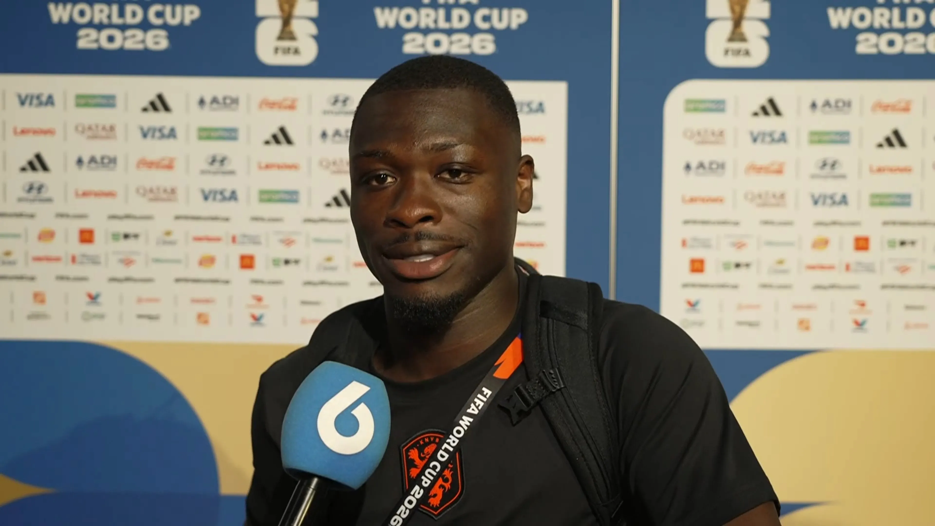 Brian Brobbey goudeerlijk: 'Bij die eerste goal zag ik de bal eerlijk gezegd niet'