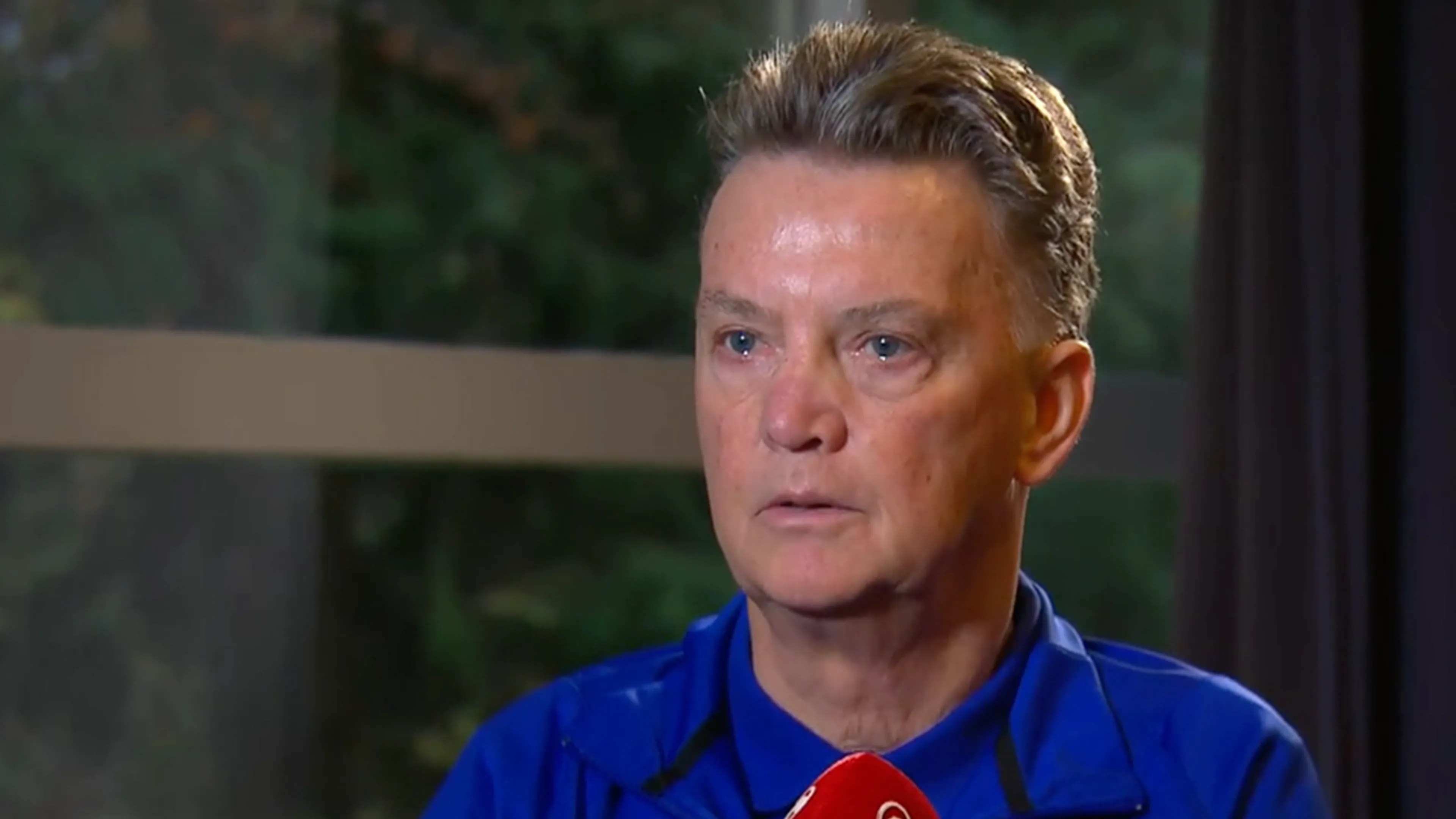 Van Gaal emotioneel: 'De jongens wilden dat ik bleef'