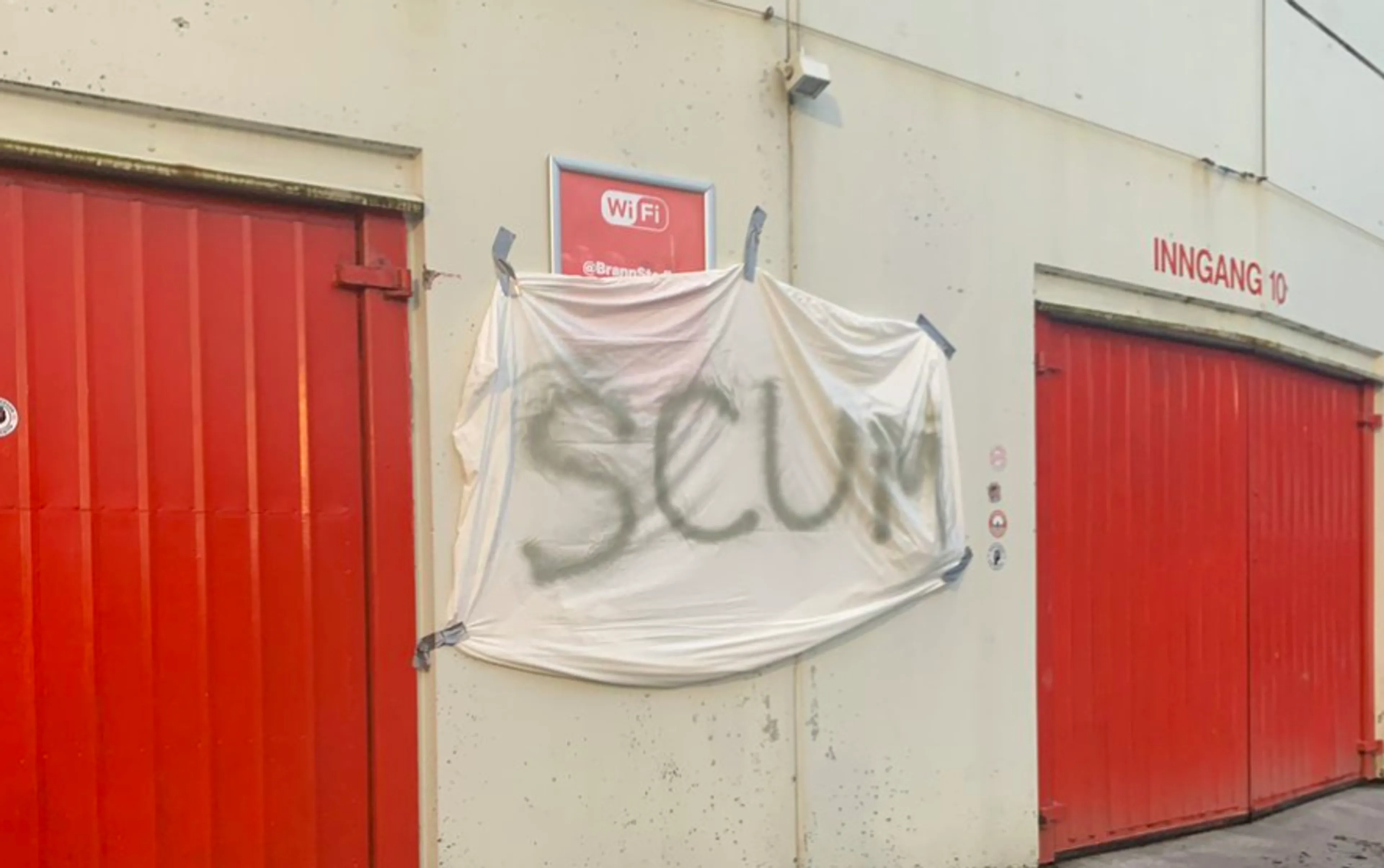 Spelers SK Brann houden seksfeestje in kleedkamer en op veld