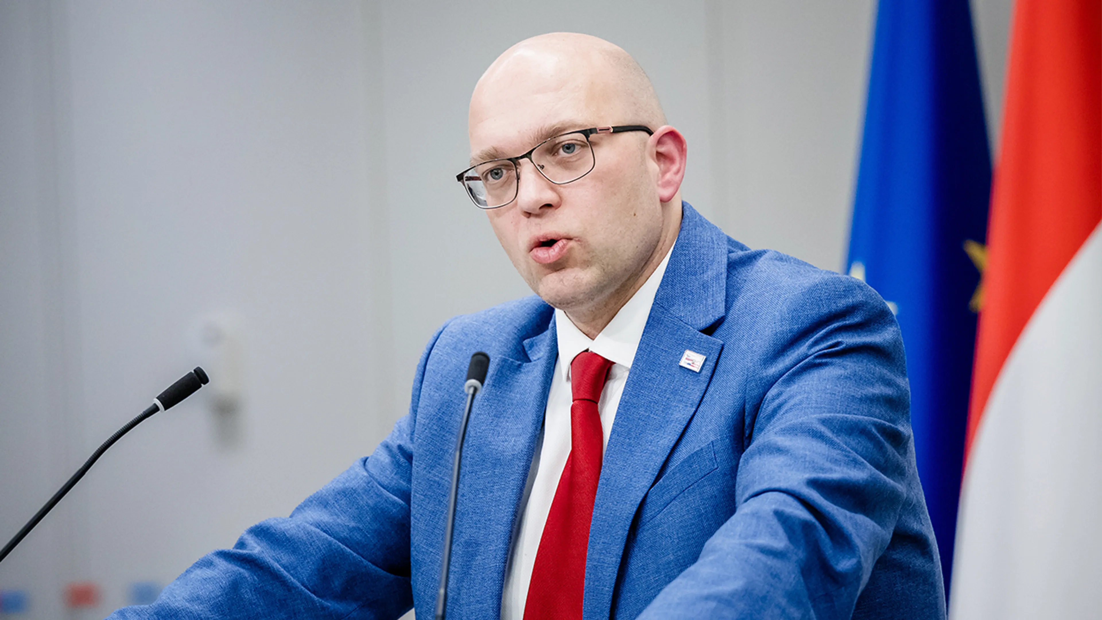 PVV geeft, na eigen asieldraai, D66 schuld van sneuvelen asielwet