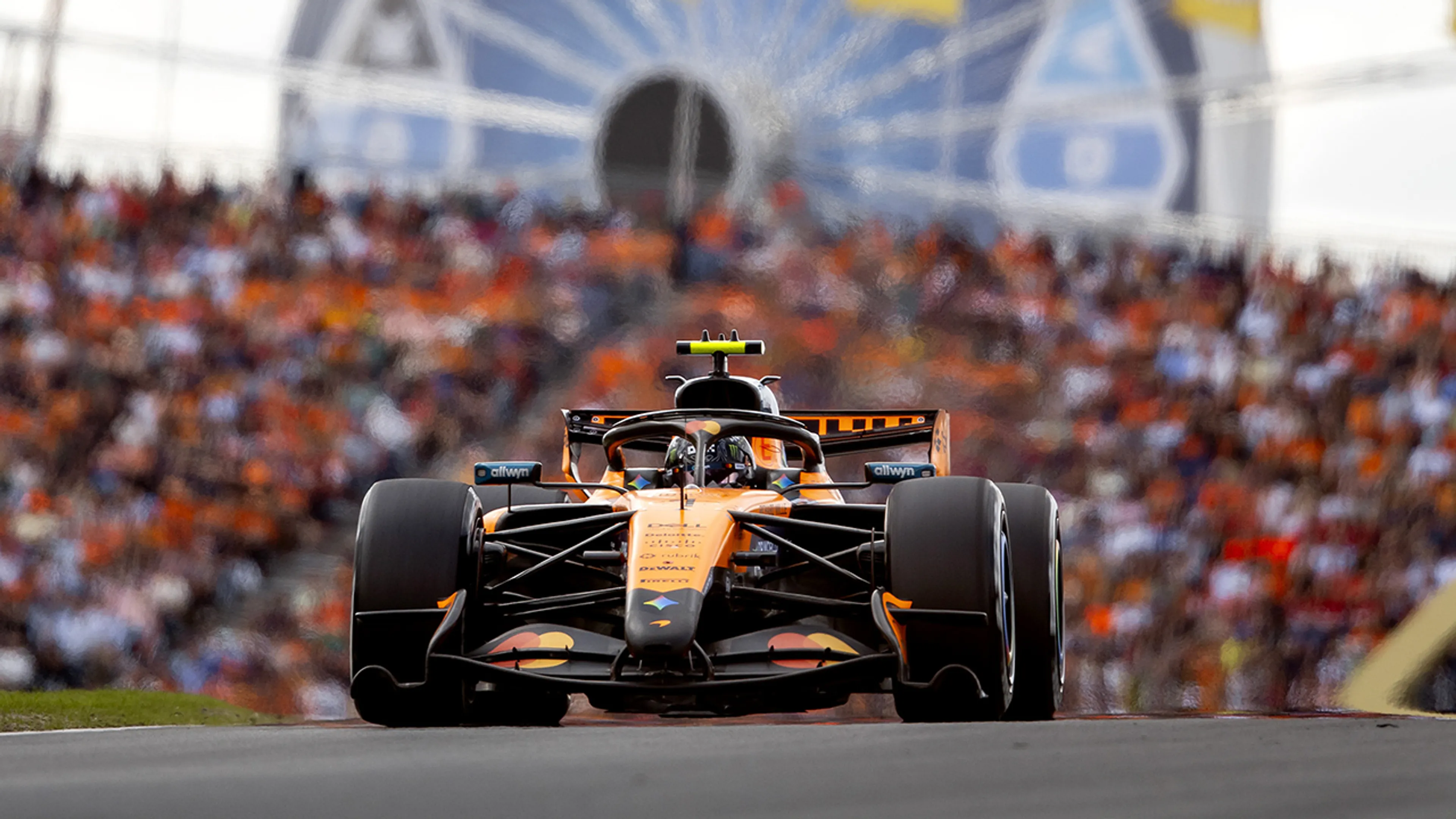 Lando Norris wint laatste Dutch Grand Prix in Zandvoort na crash Max Verstappen
