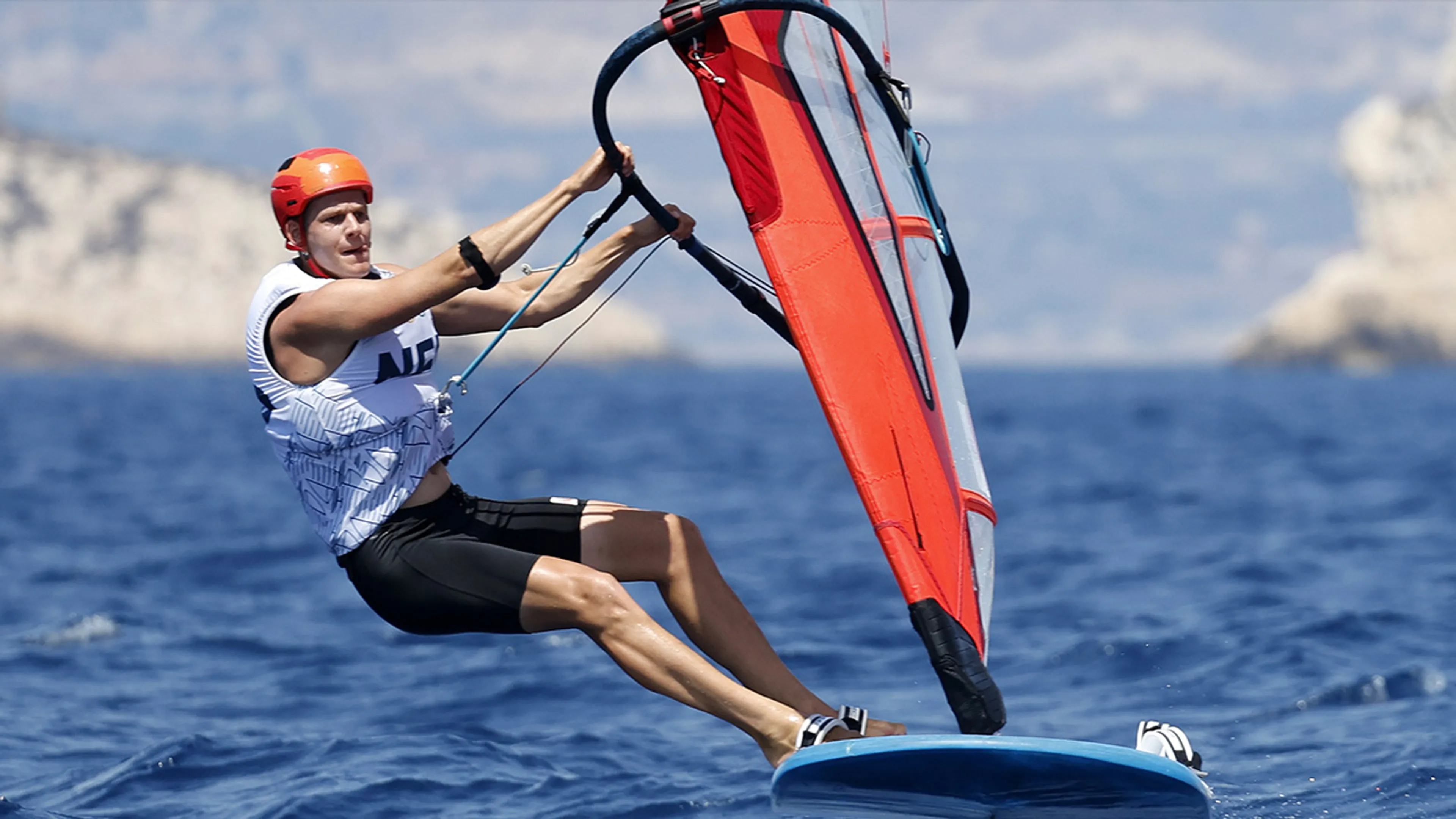 Windsurfer Van Opzeeland verovert brons op Olympische Spelen