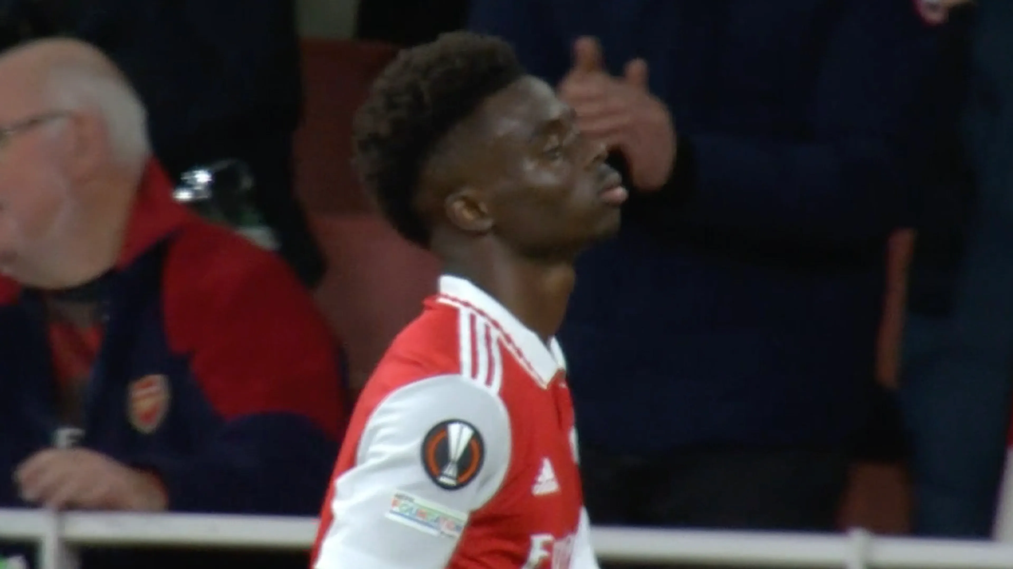 KANS: Benitez redt opnieuw van dichtbij op een poging van Saka