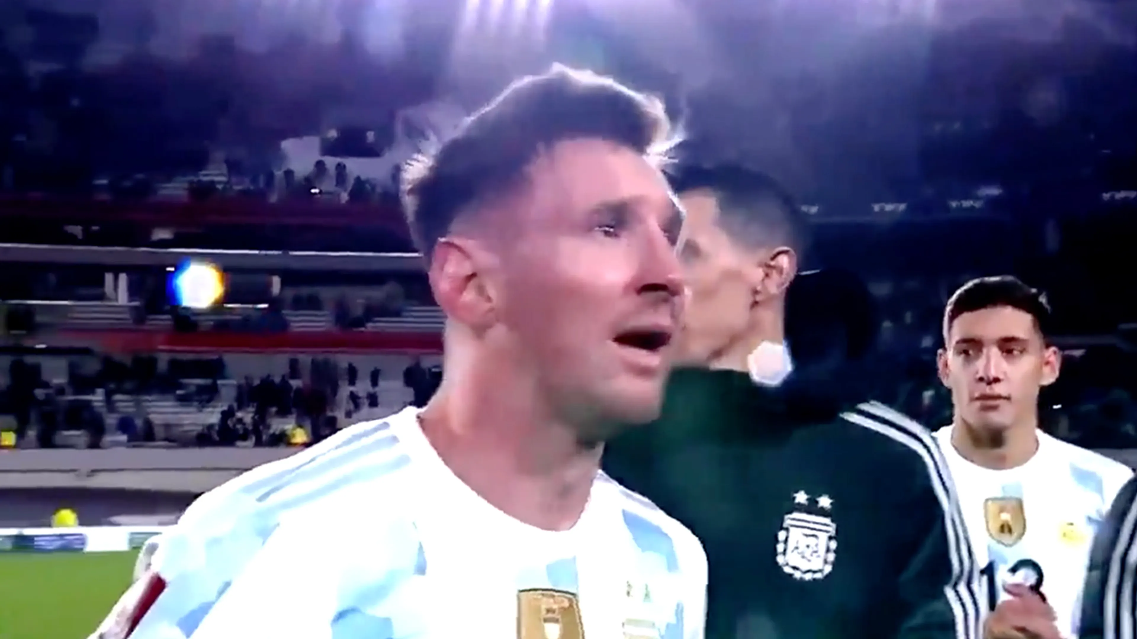 Messi in tranen na nieuw record en feestje met Argentijnse fans
