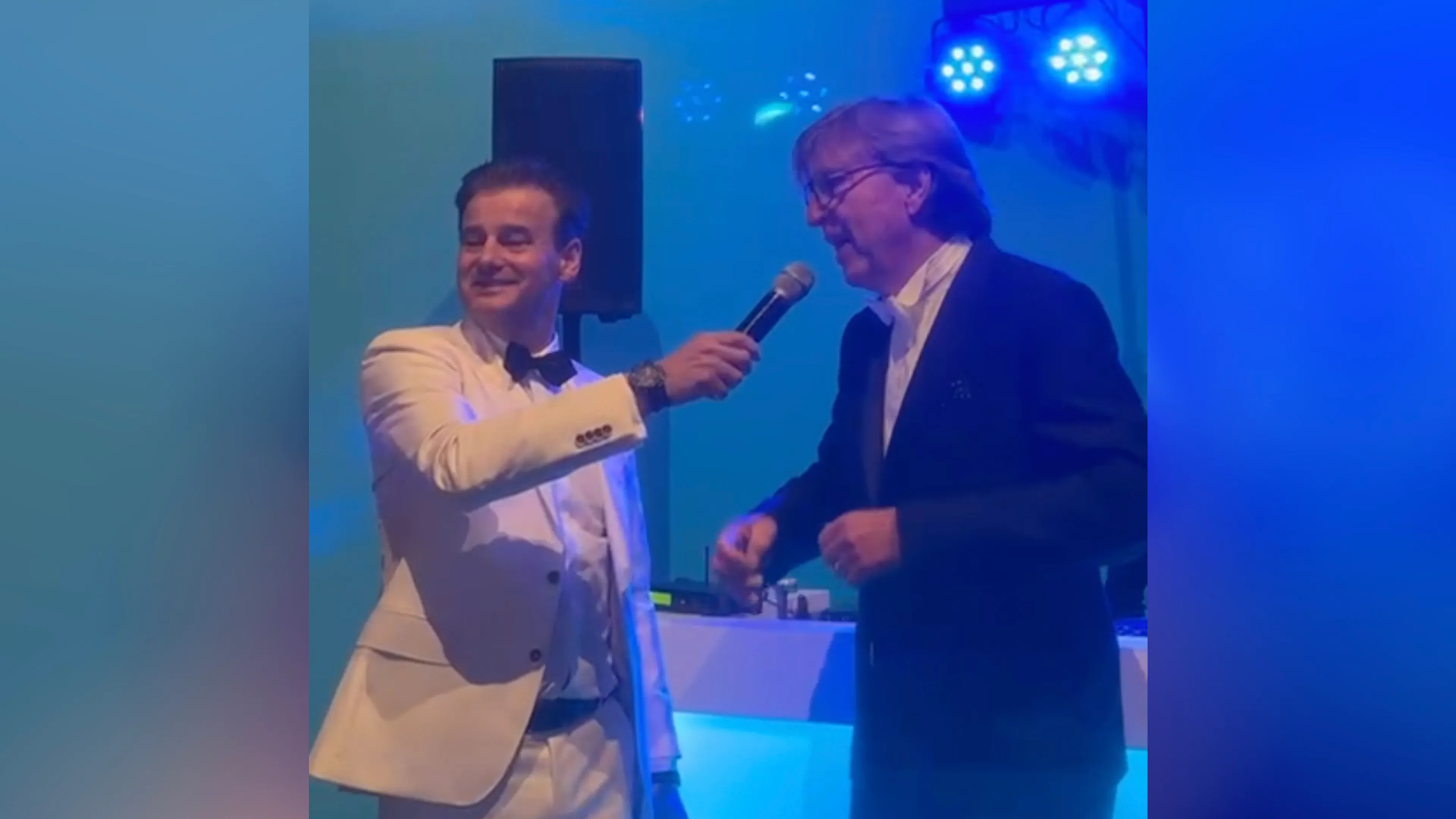 Video: Wilfred zingt met Aad de Mos 'Zomaar Een Avond In De Kroeg'