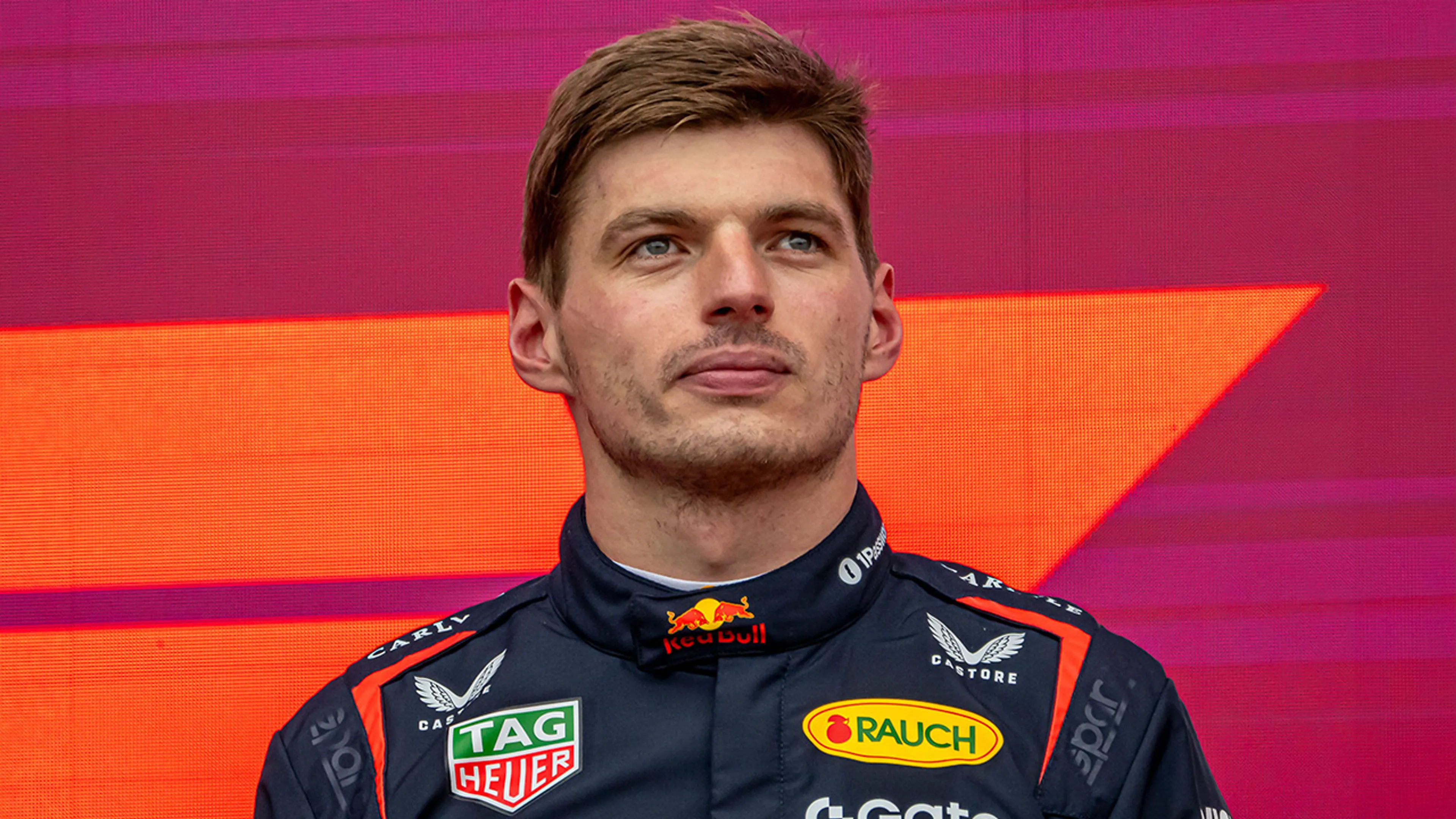 Verstappen blijft McLarens voor; Russell wint Grand Prix van Singapore