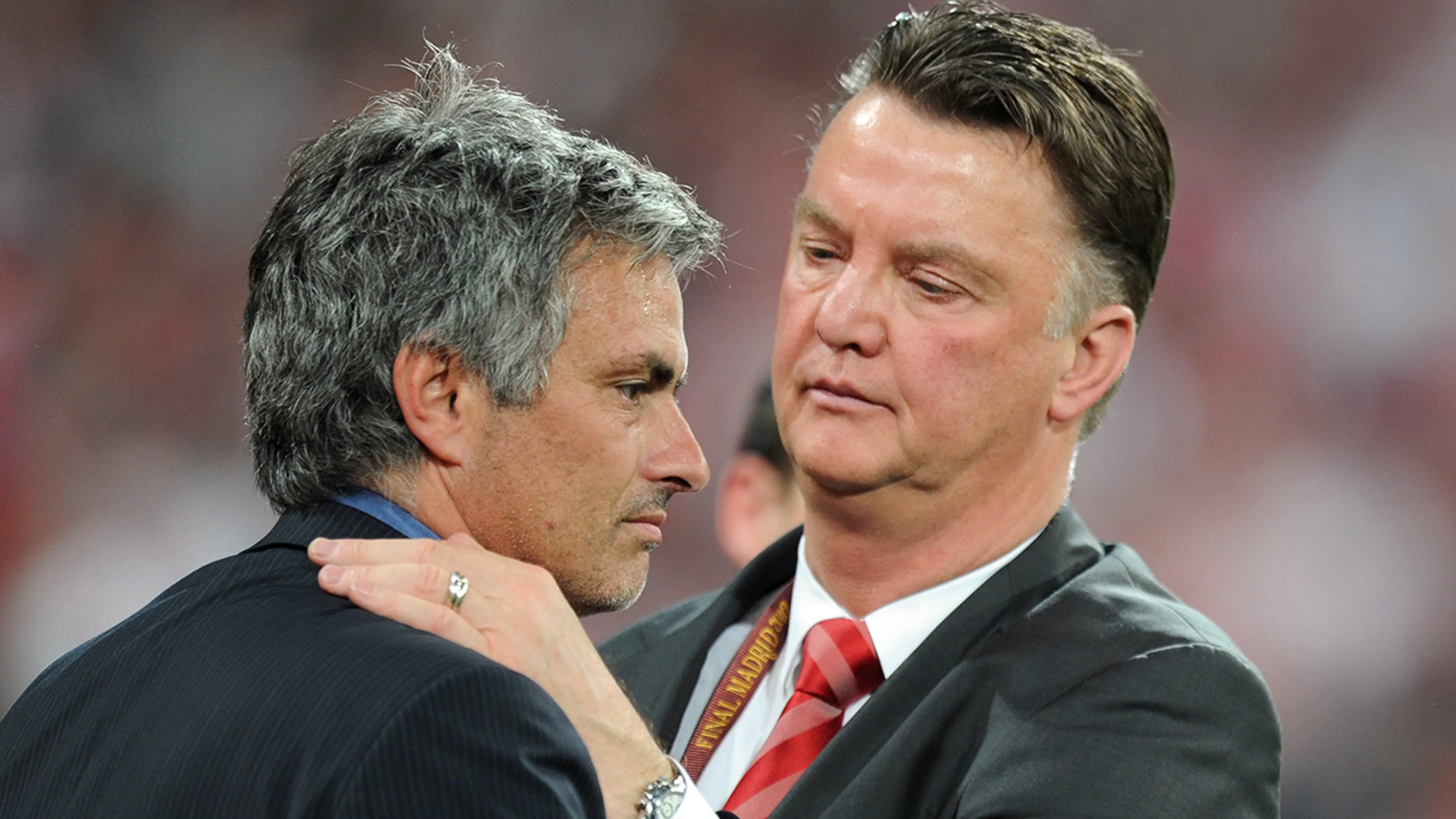 Van Gaal reageert op ontslag Mourinho: 'Triest!'