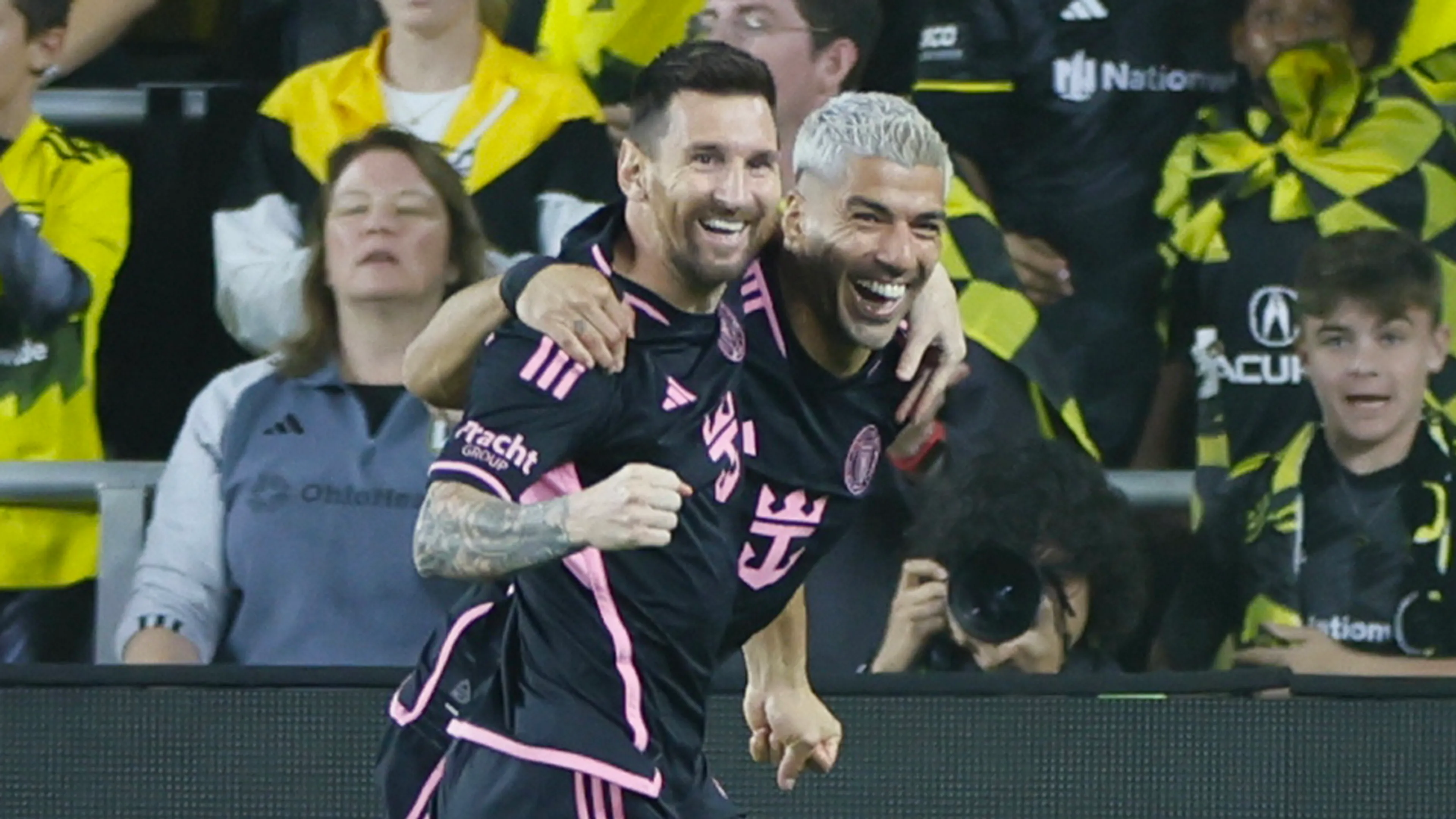 Lionel Messi bezorgt Inter Miami met twee doelpunten de Supporters' Shield