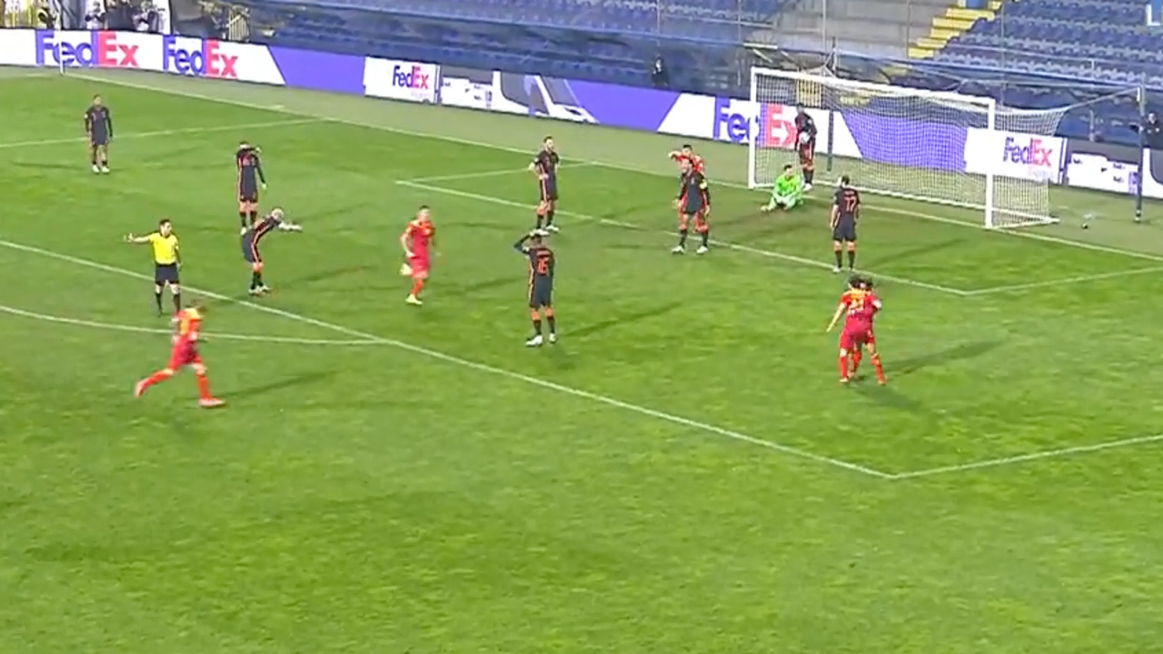 VIDEOGOAL: Oranje geeft in korte tijd voorsprong weg in Montenegro