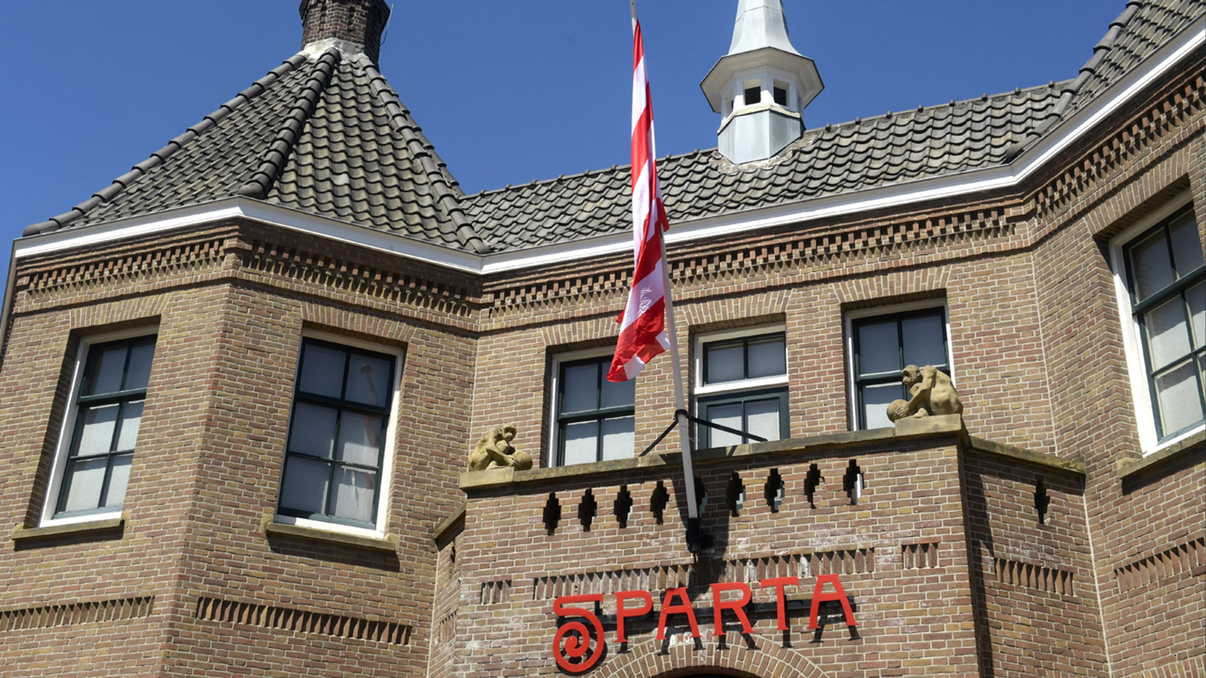Kunstgras na acht jaar weg uit stadion Sparta
