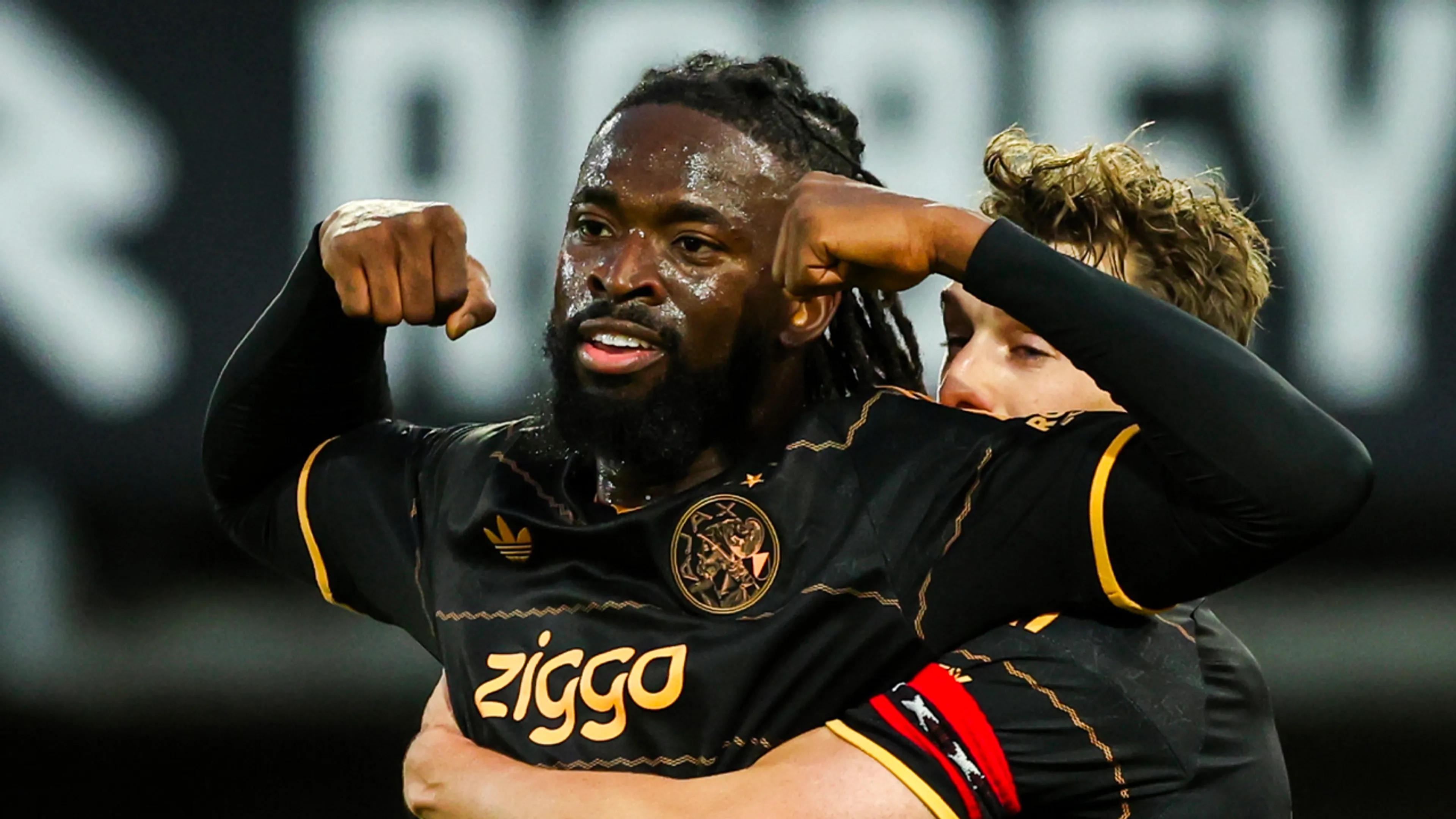 Ajax boekt moeizame zege op Sparta, passeert PSV en nadert Feyenoord