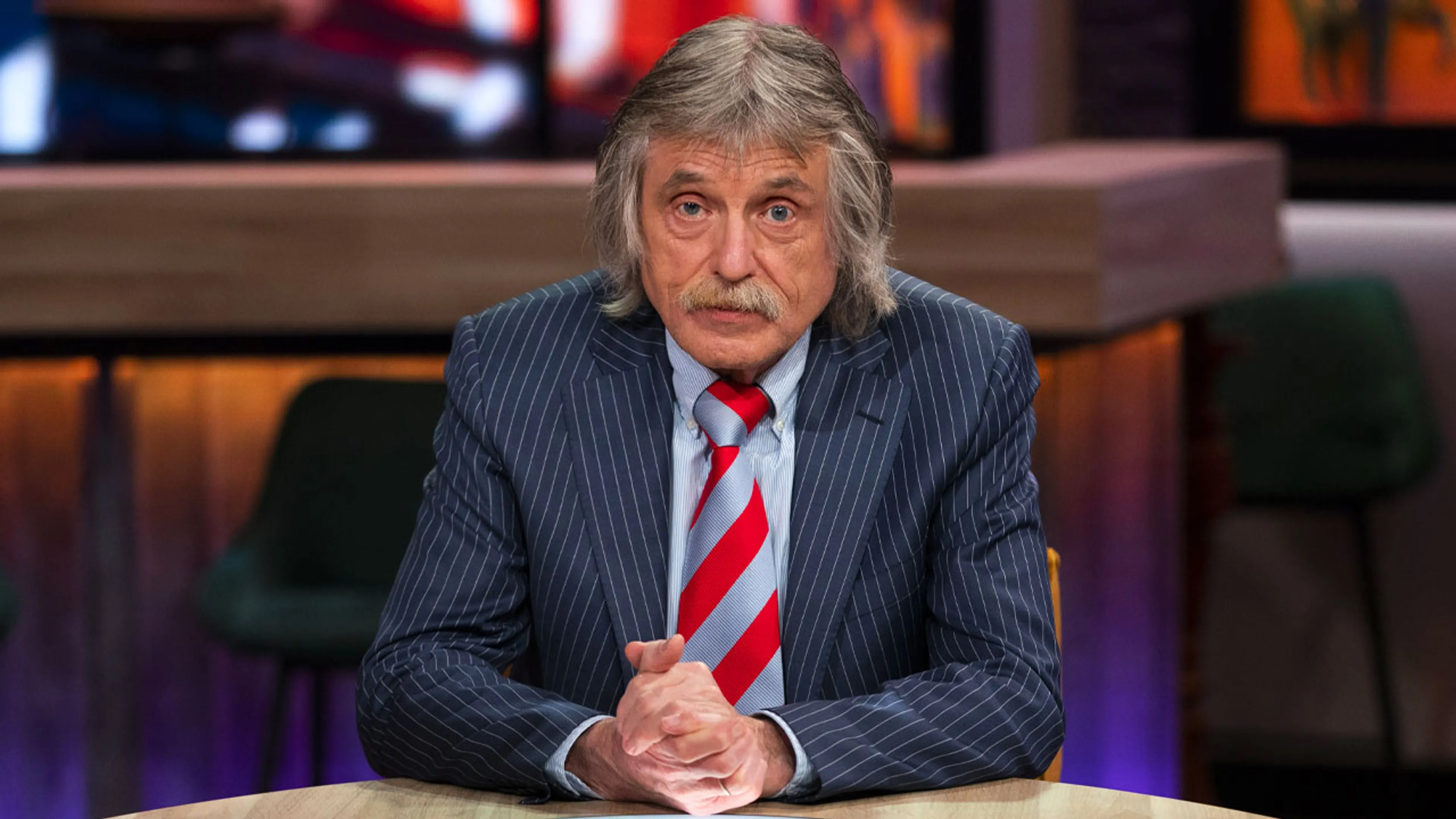 Johan Derksen na derde liesbreukoperatie in één maand: 'Mij krijgen ze niet kapot'