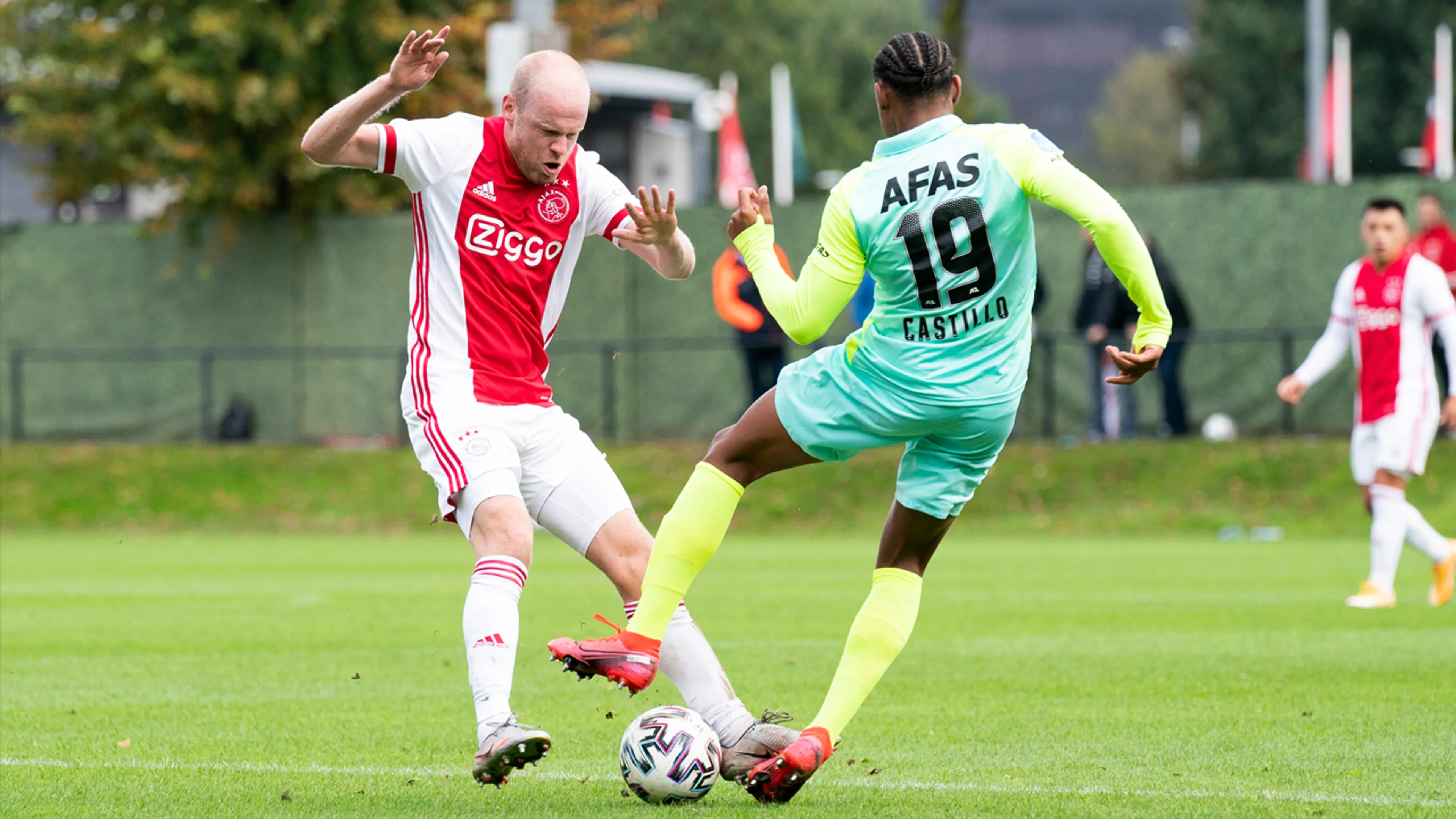 Klaassen maakt rentree bij besloten oefenduel Ajax tegen AZ