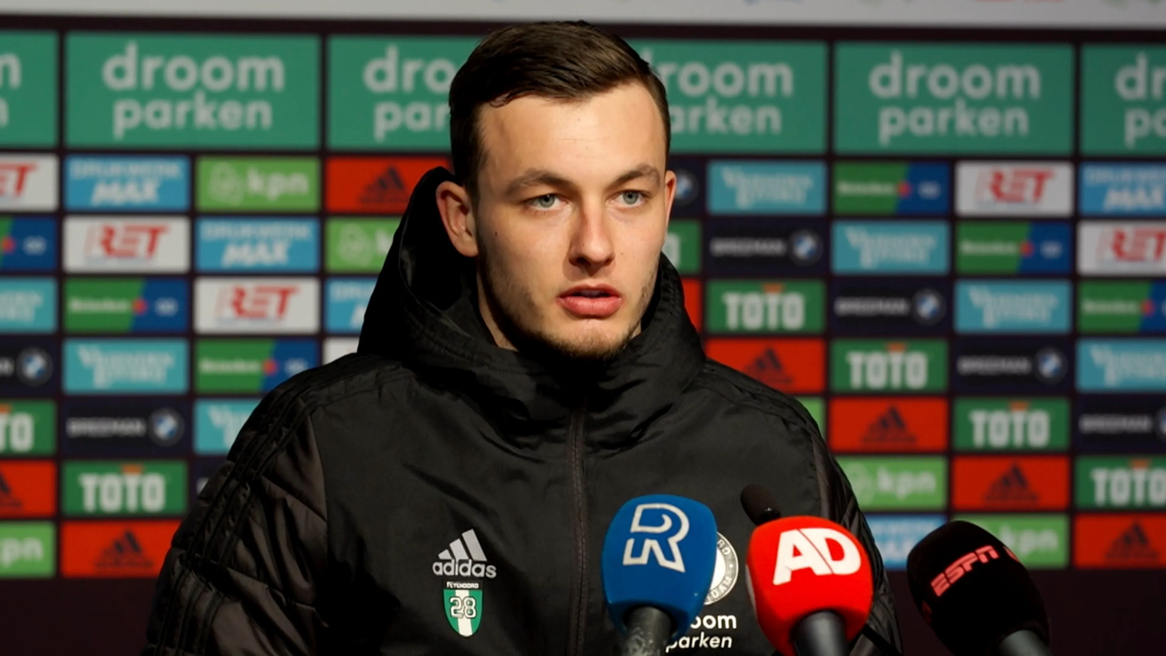 Blessure Feyenoord-doelman Bijlow valt mee