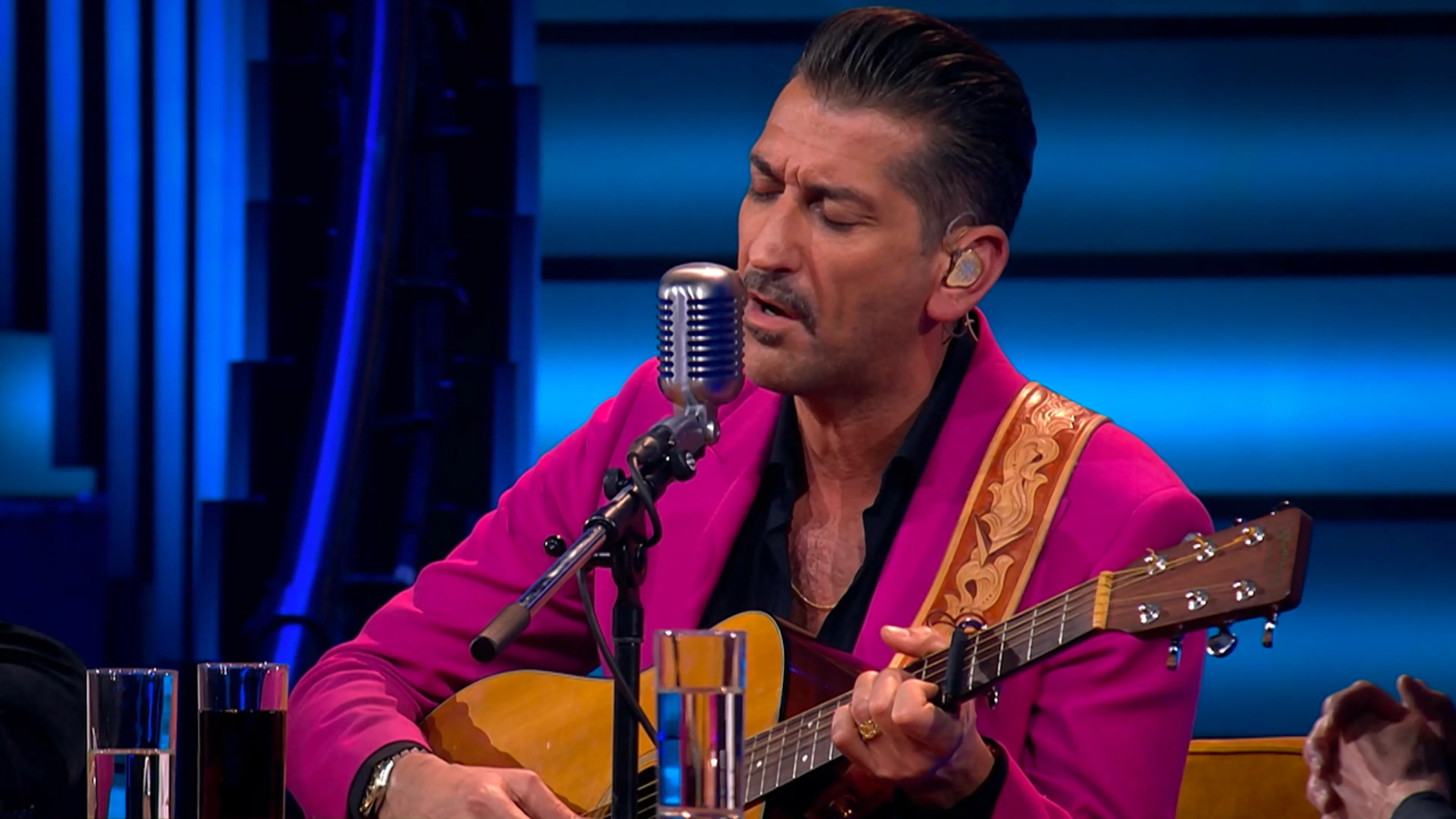 Prachtig! Danny Vera zingt 'Like It Always Was' tijdens Vandaag Inside Oudejaarsspecial