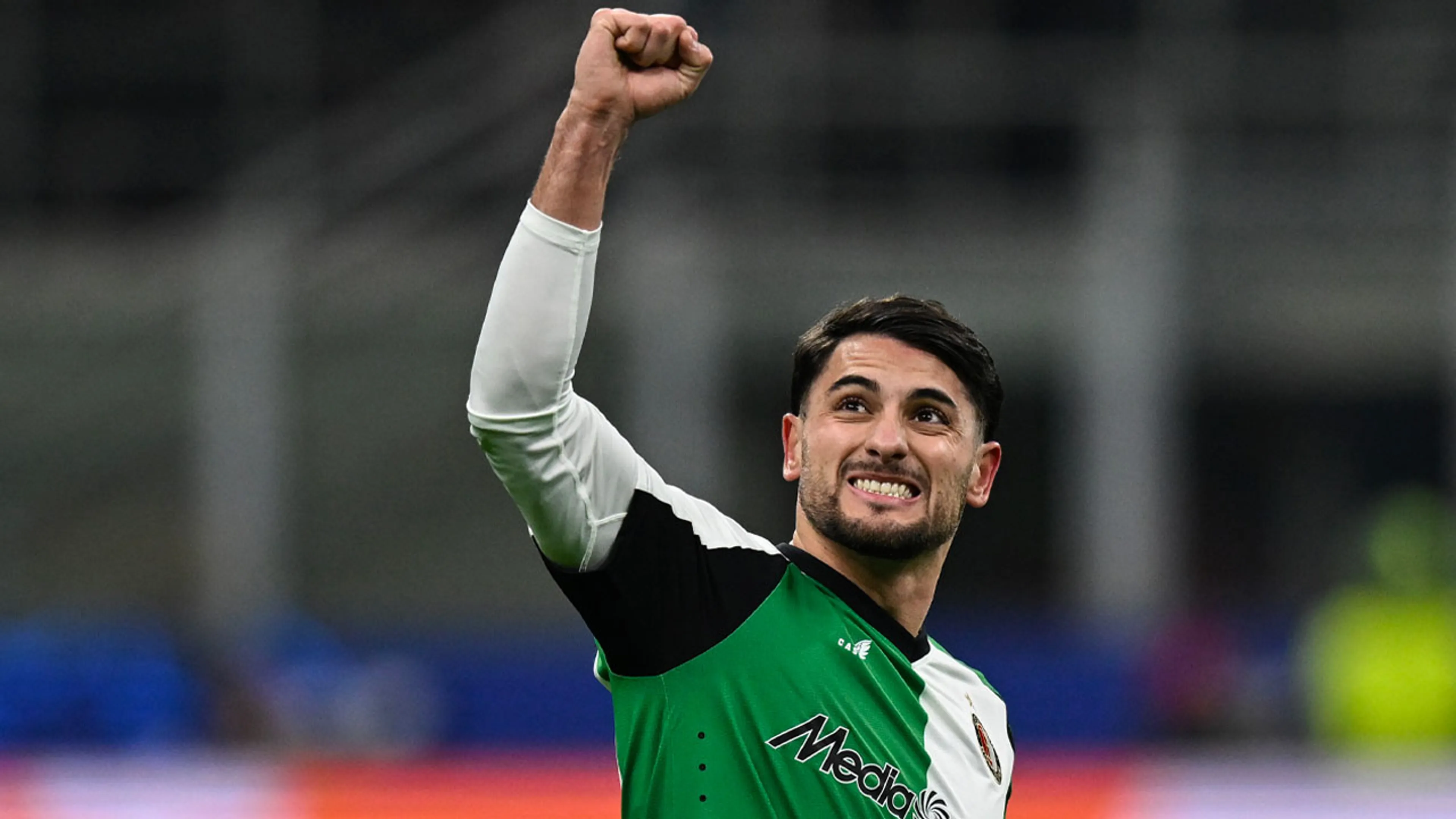 Feyenoord naar achtste finales na gelijkspel bij tiental AC Milan