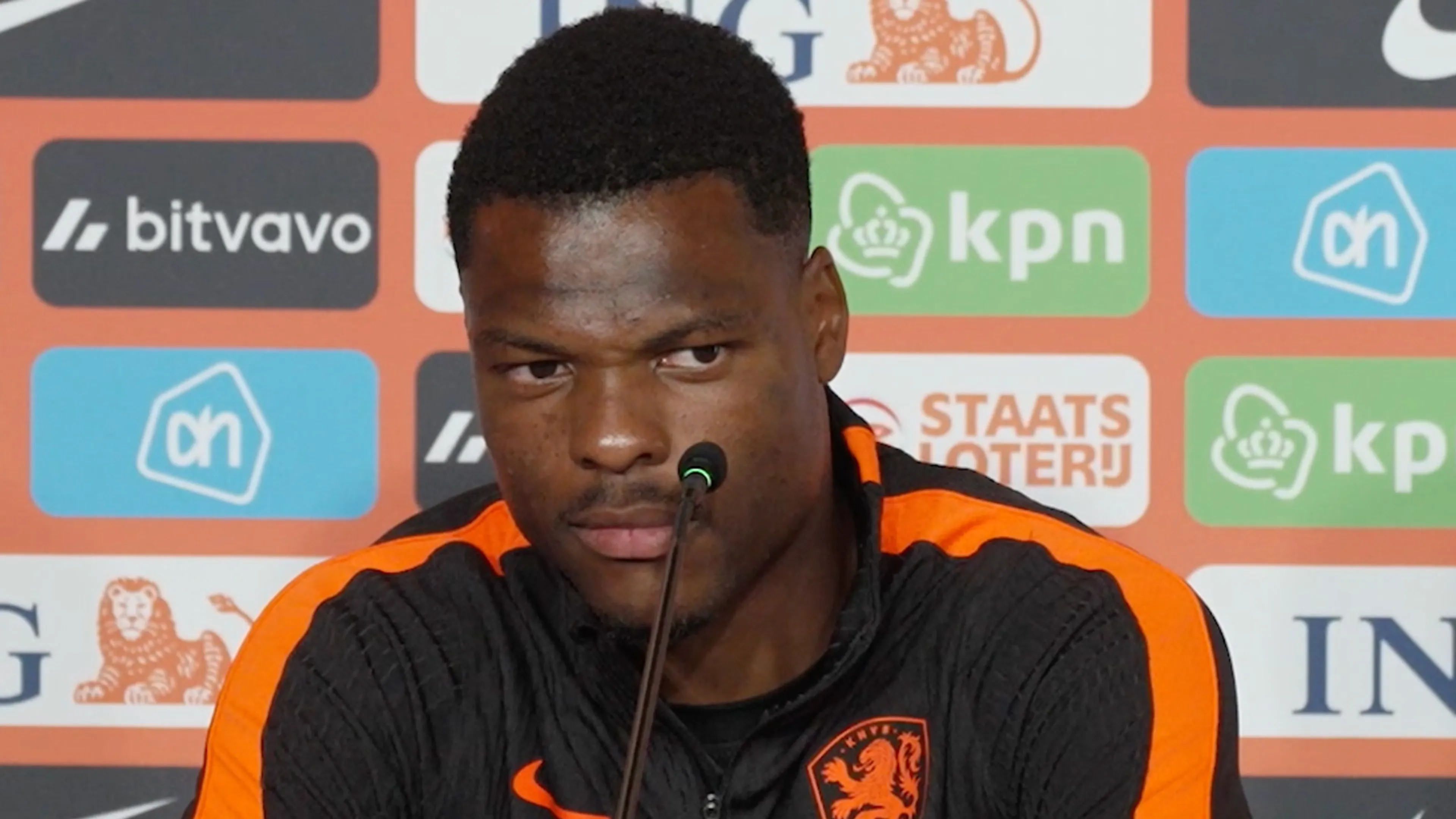 Wat vindt Denzel Dumfries van de Nederlandse sportpers?