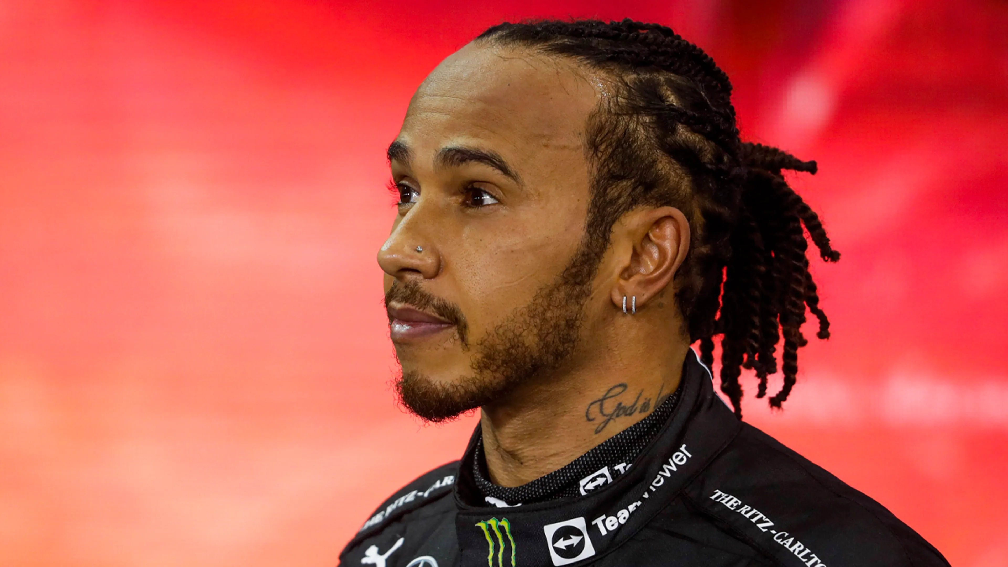 FIA bestraft Lewis Hamilton voor niet komen opdagen bij jaarlijks gala