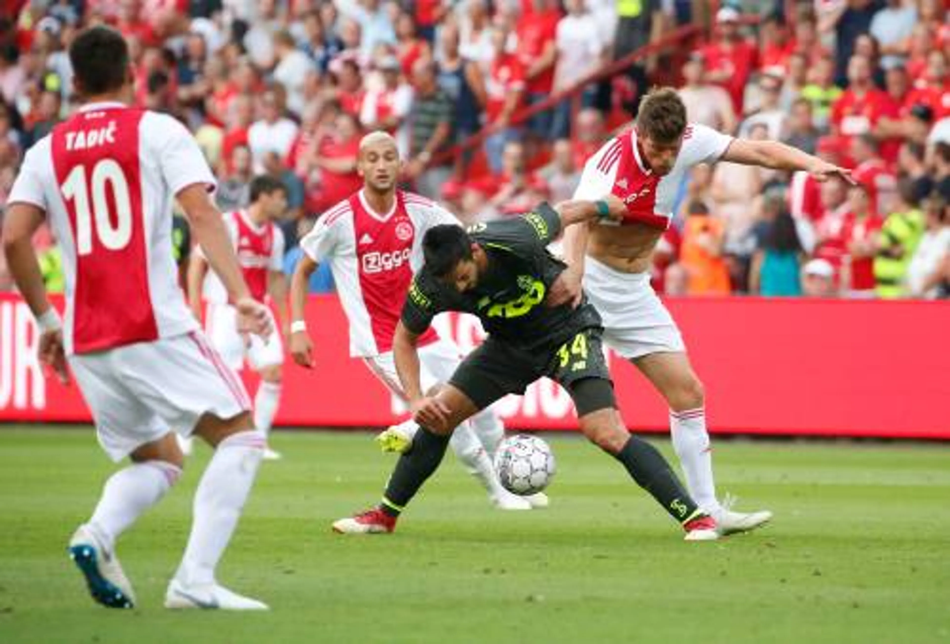 Ajax speelt gelijk in Luik