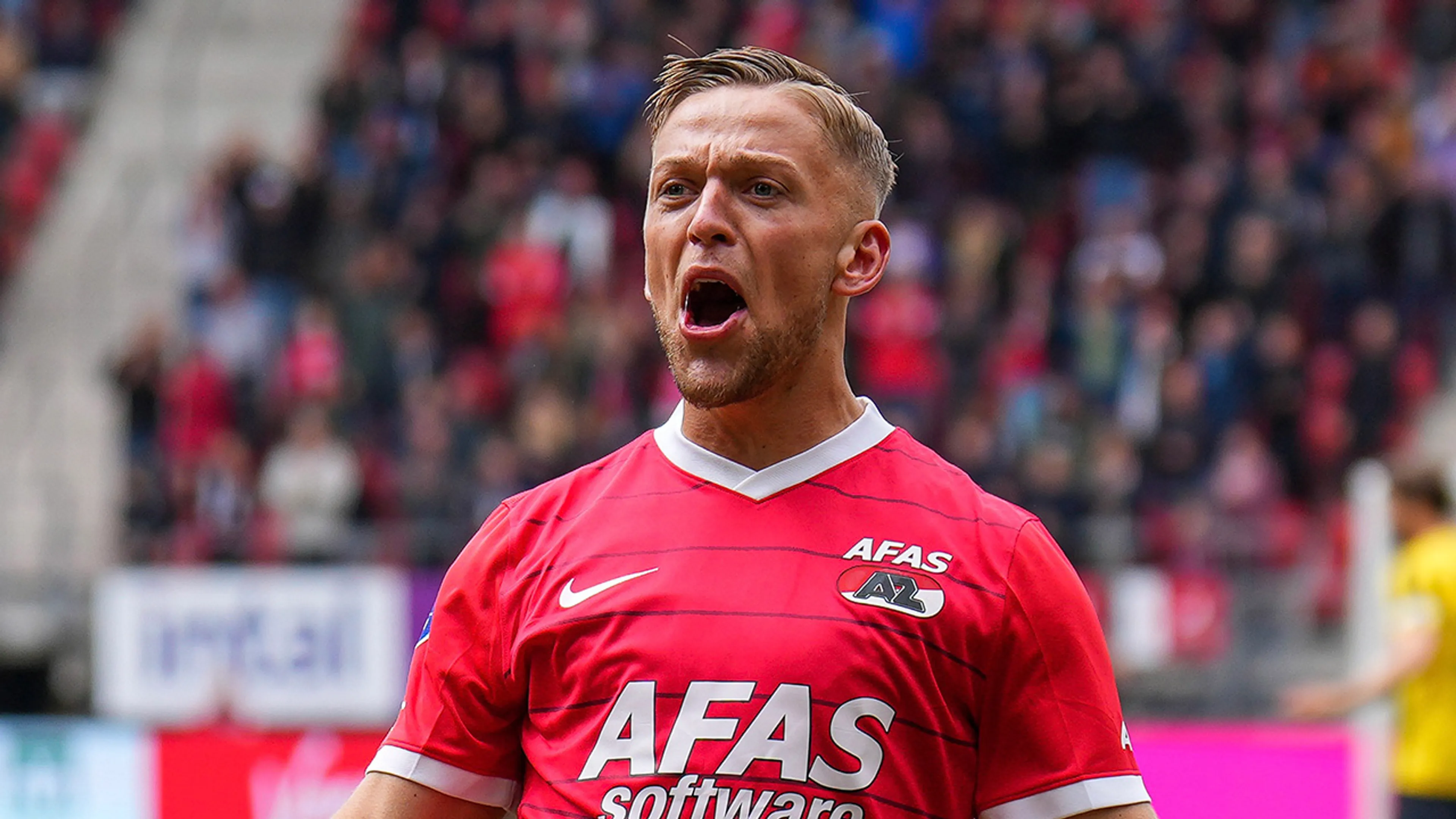 AZ overklast Vitesse en grijpt Conference League-ticket