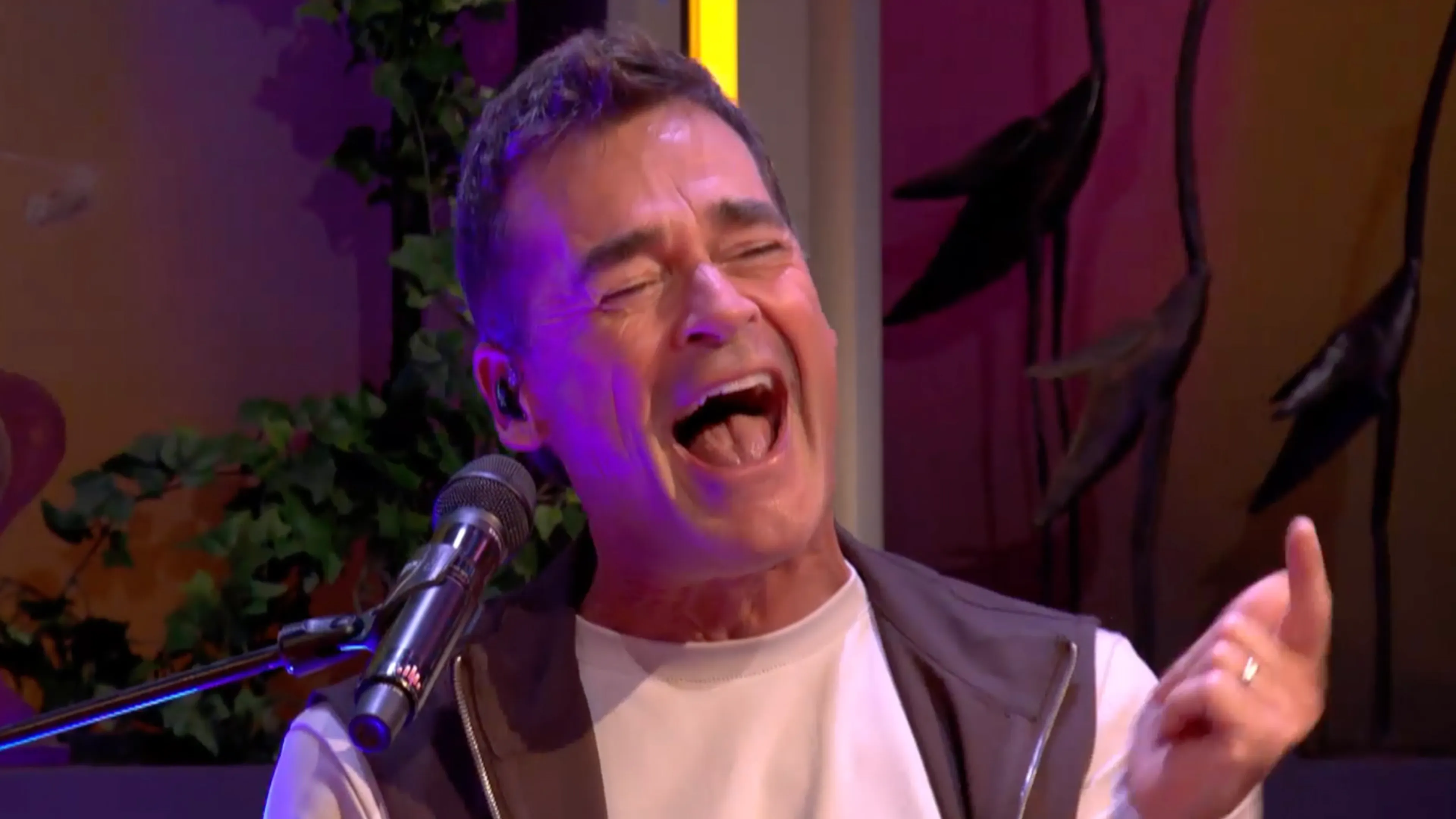 Jeroen van der Boom en Crazy Piano's treden vanavond op bij De Oranjezondag!