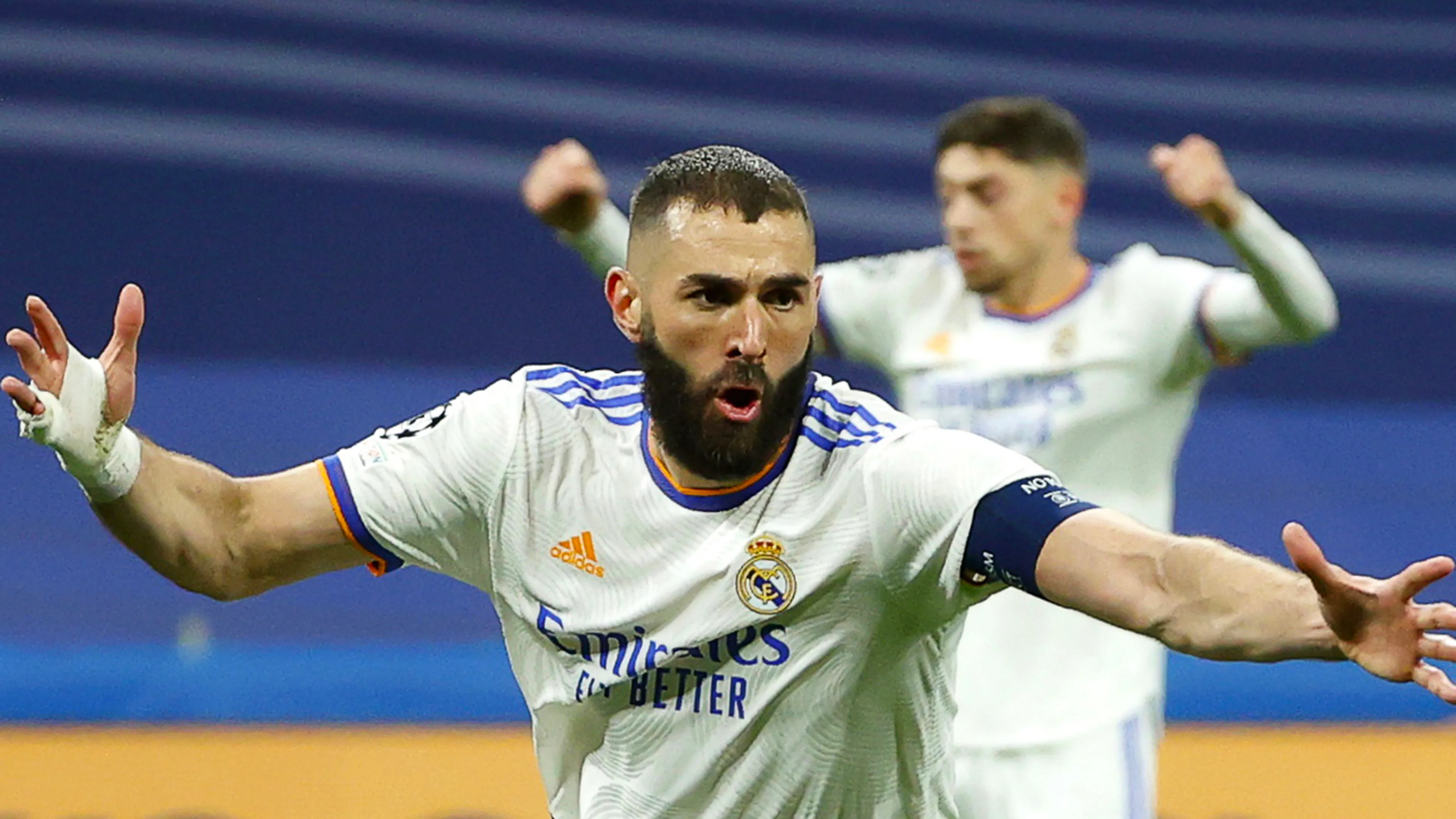 Real Madrid schakelt PSG uit dankzij hattrick Benzema