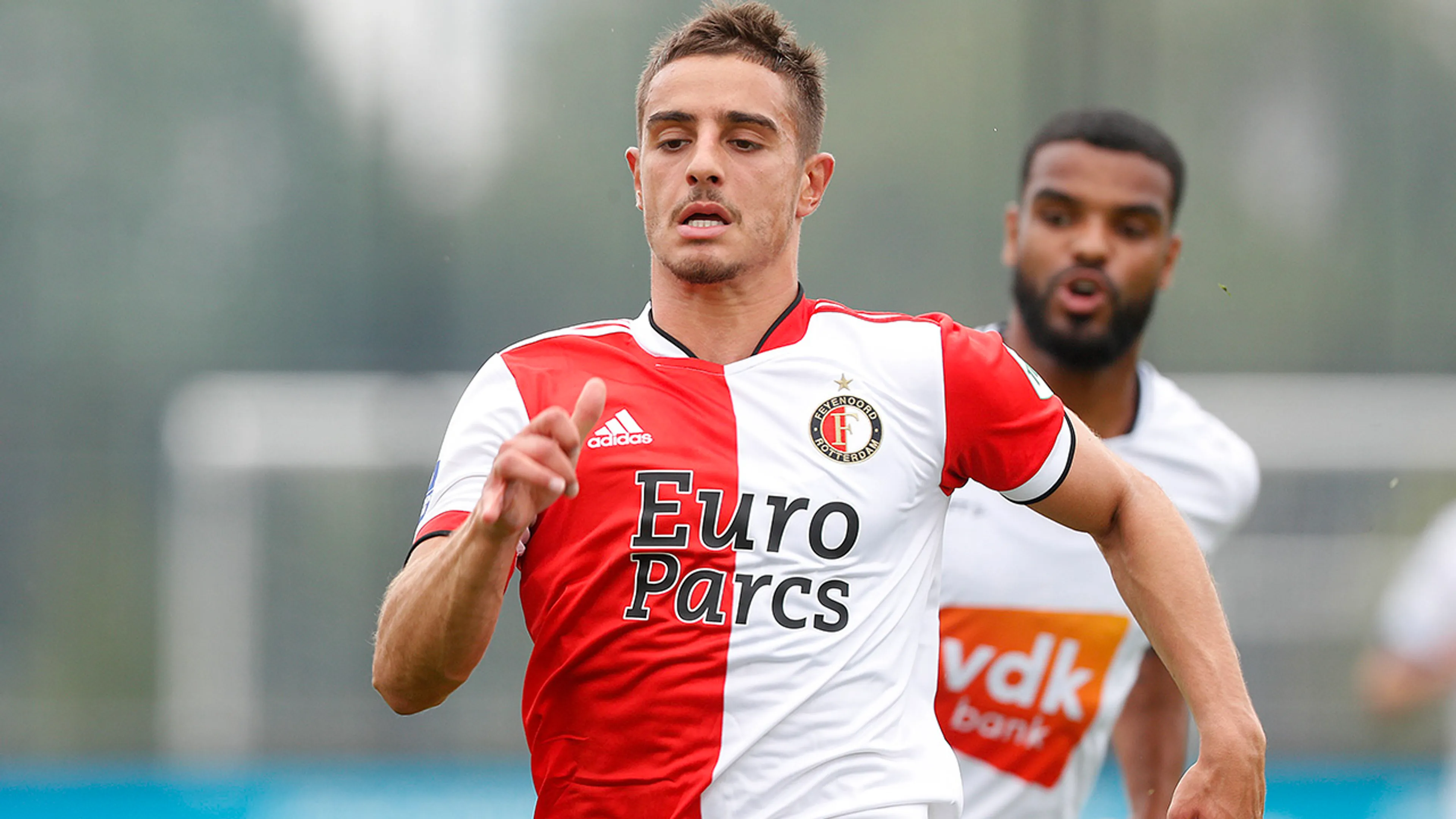 'Feyenoord-aanwinst Antonucci vertrekt mogelijk alweer uit Rotterdam'