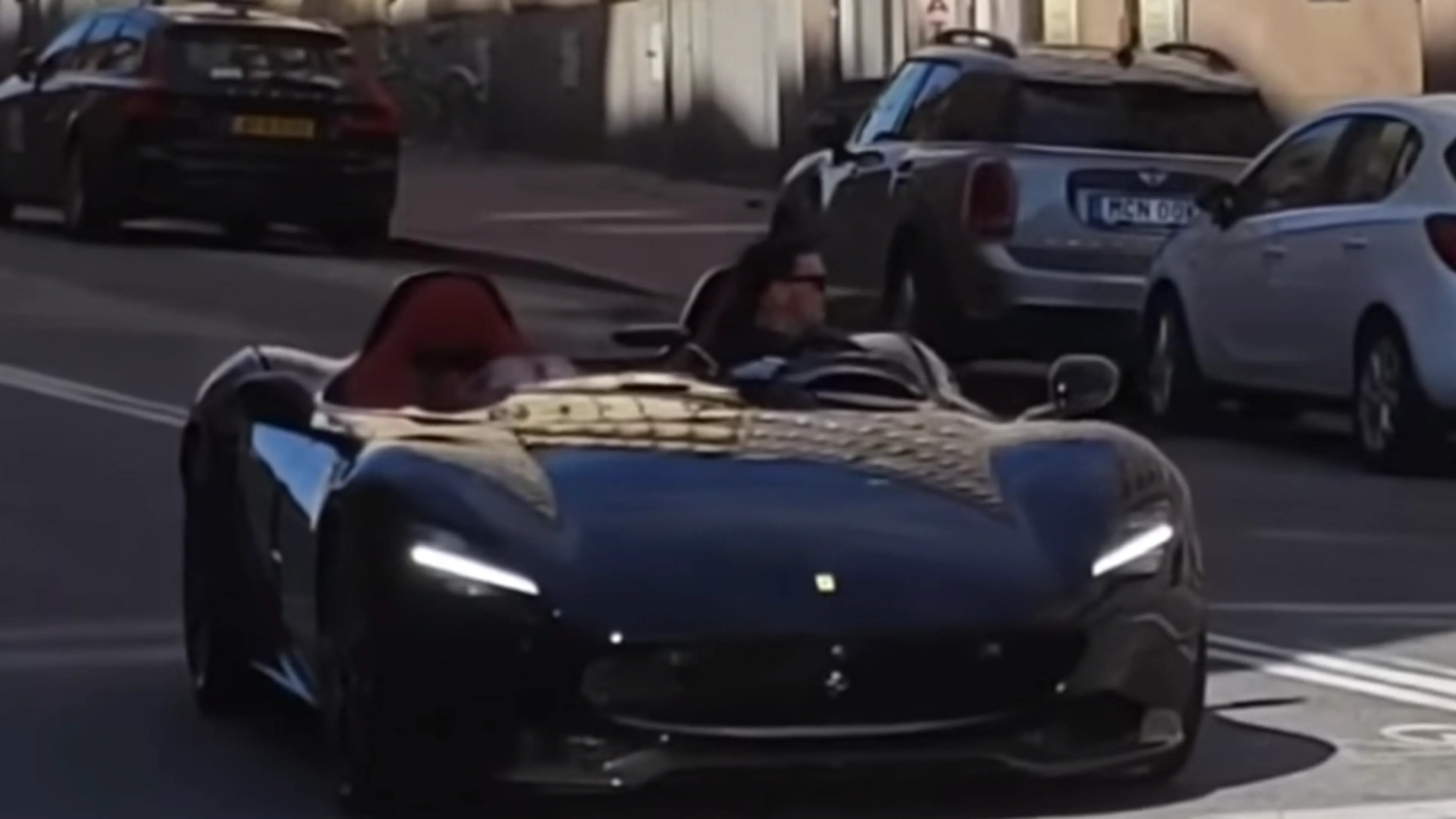 Zlatan op de bon na ritje in peperdure Ferrari