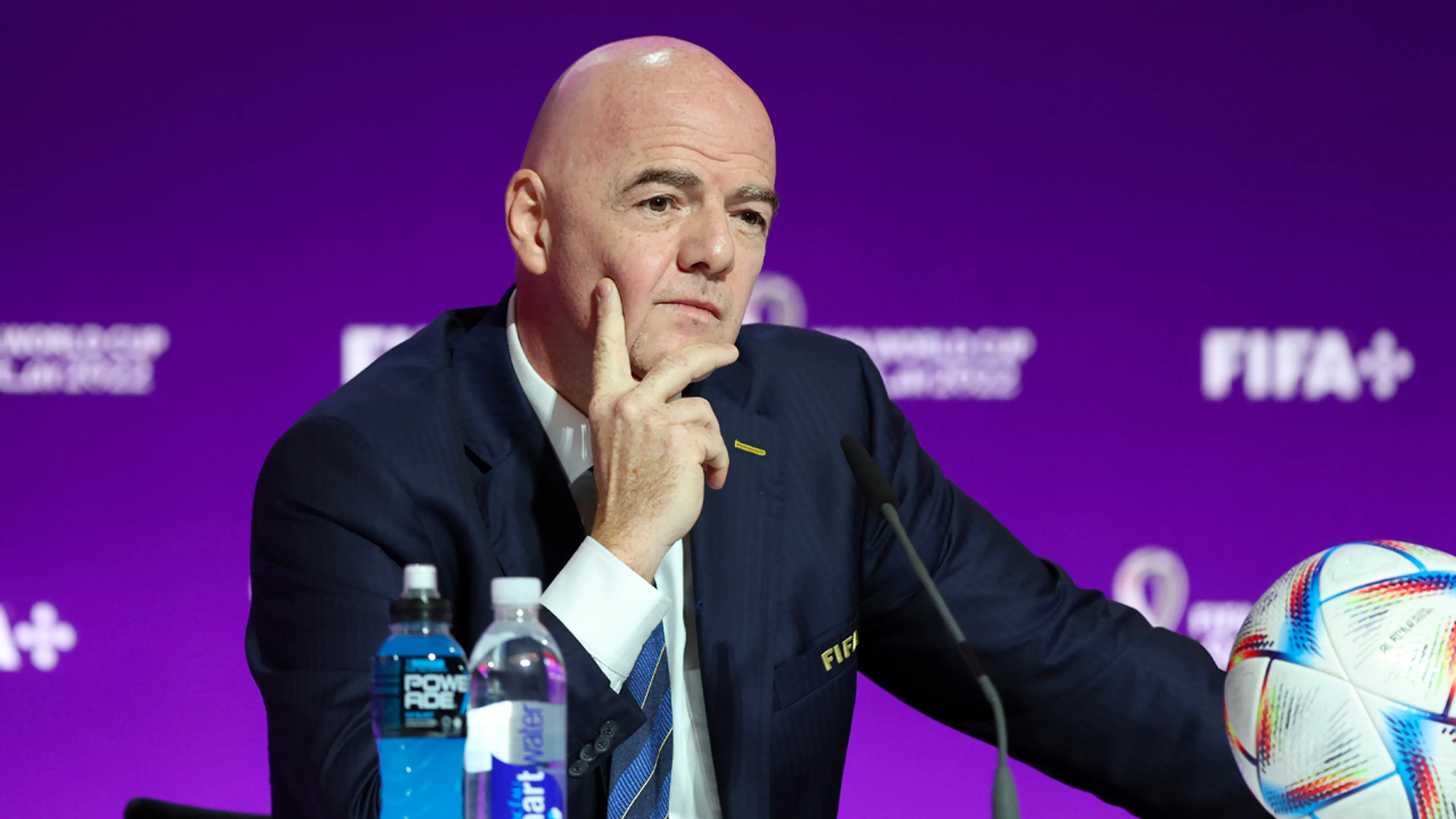 FIFA-baas Infantino over alcoholverbod in Qatar: 'Drie uur zonder bier overleef je wel'