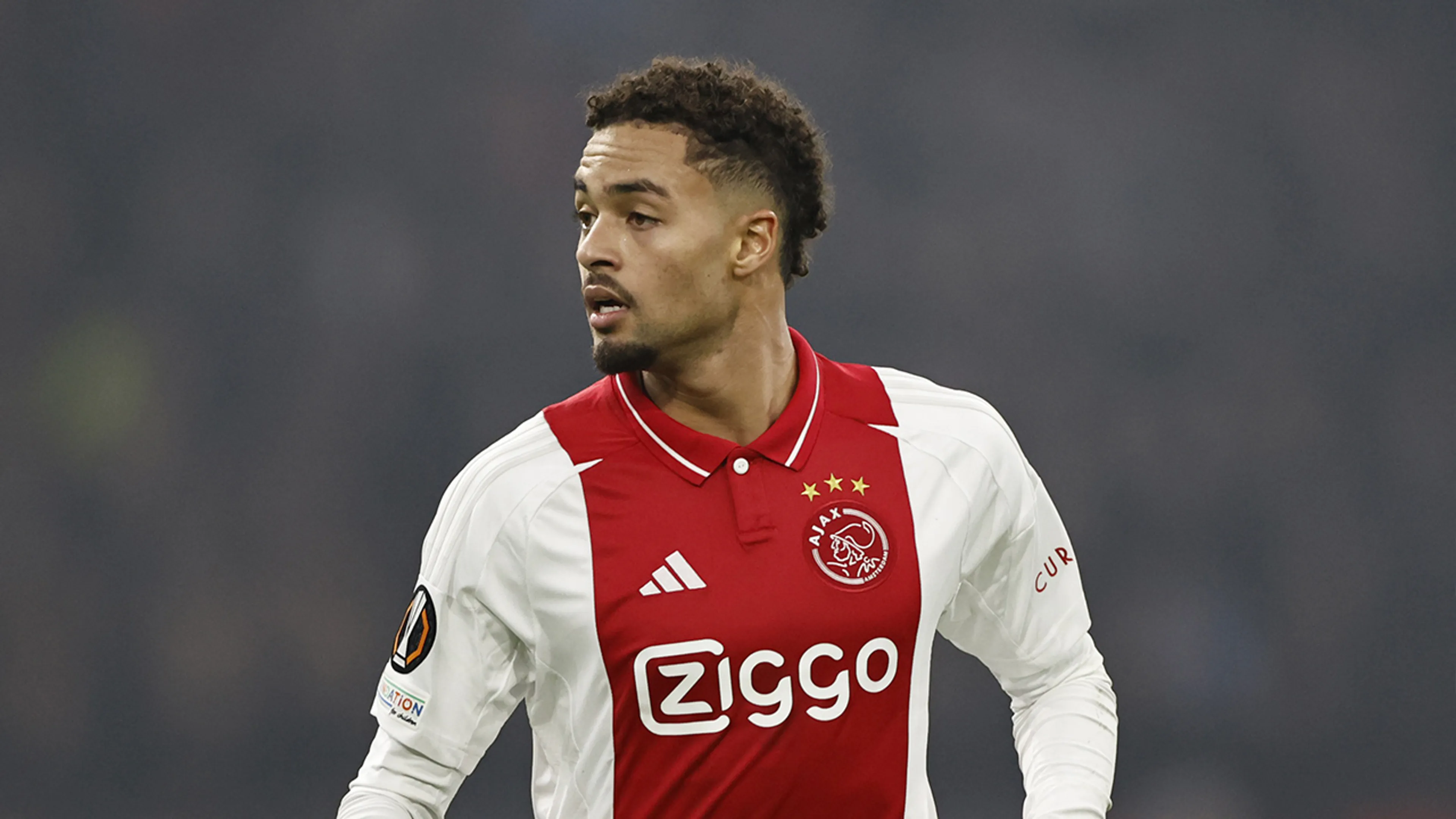'Devyne Rensch persoonlijk rond met AS Roma; rechtsback wacht op besluit Ajax'
