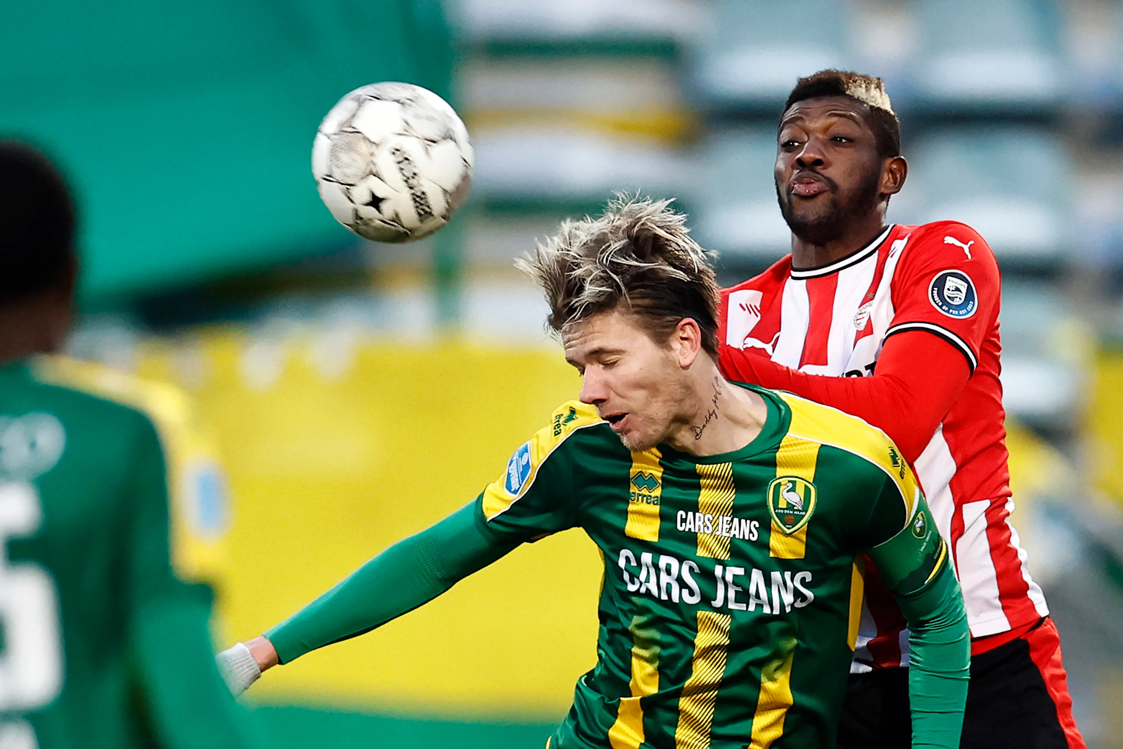 PSV verspeelt dure punten in Den Haag na omhaal Kramer