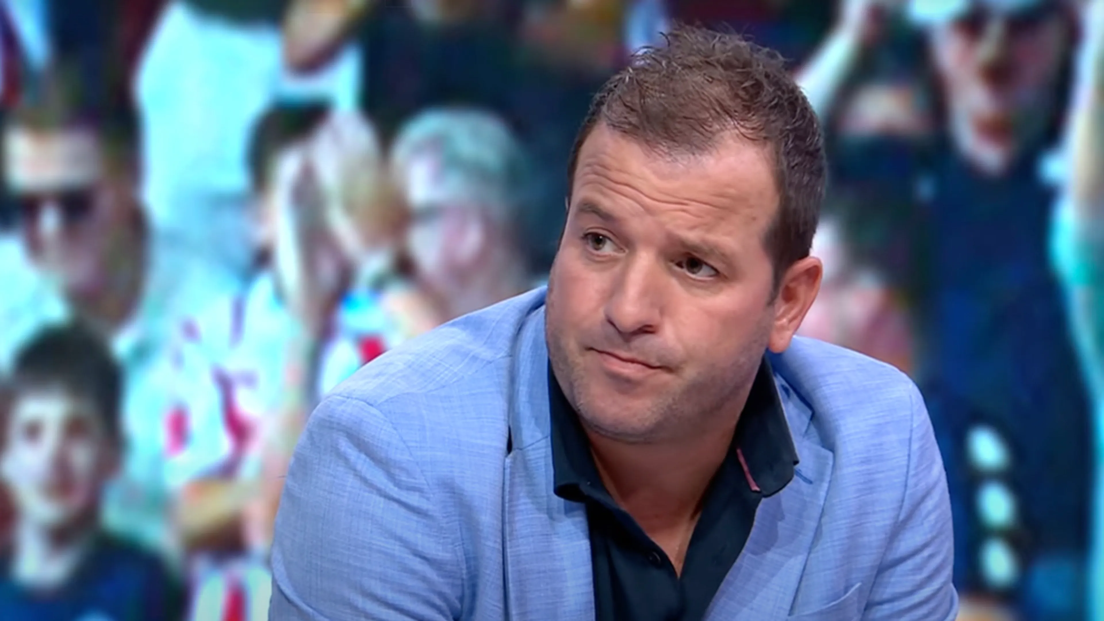 Van der Vaart: ‘Wij moeten ons ook beter gedragen aan deze tafel, maar…’