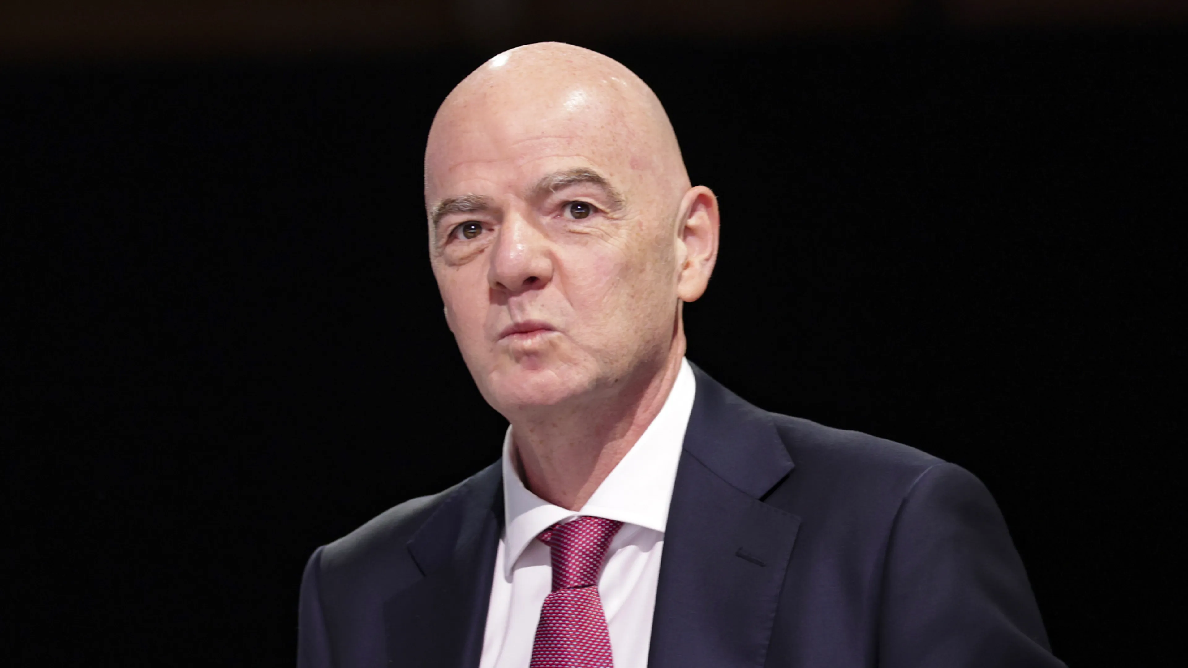 UEFA dreigt met juridische stappen tegen Infantino 