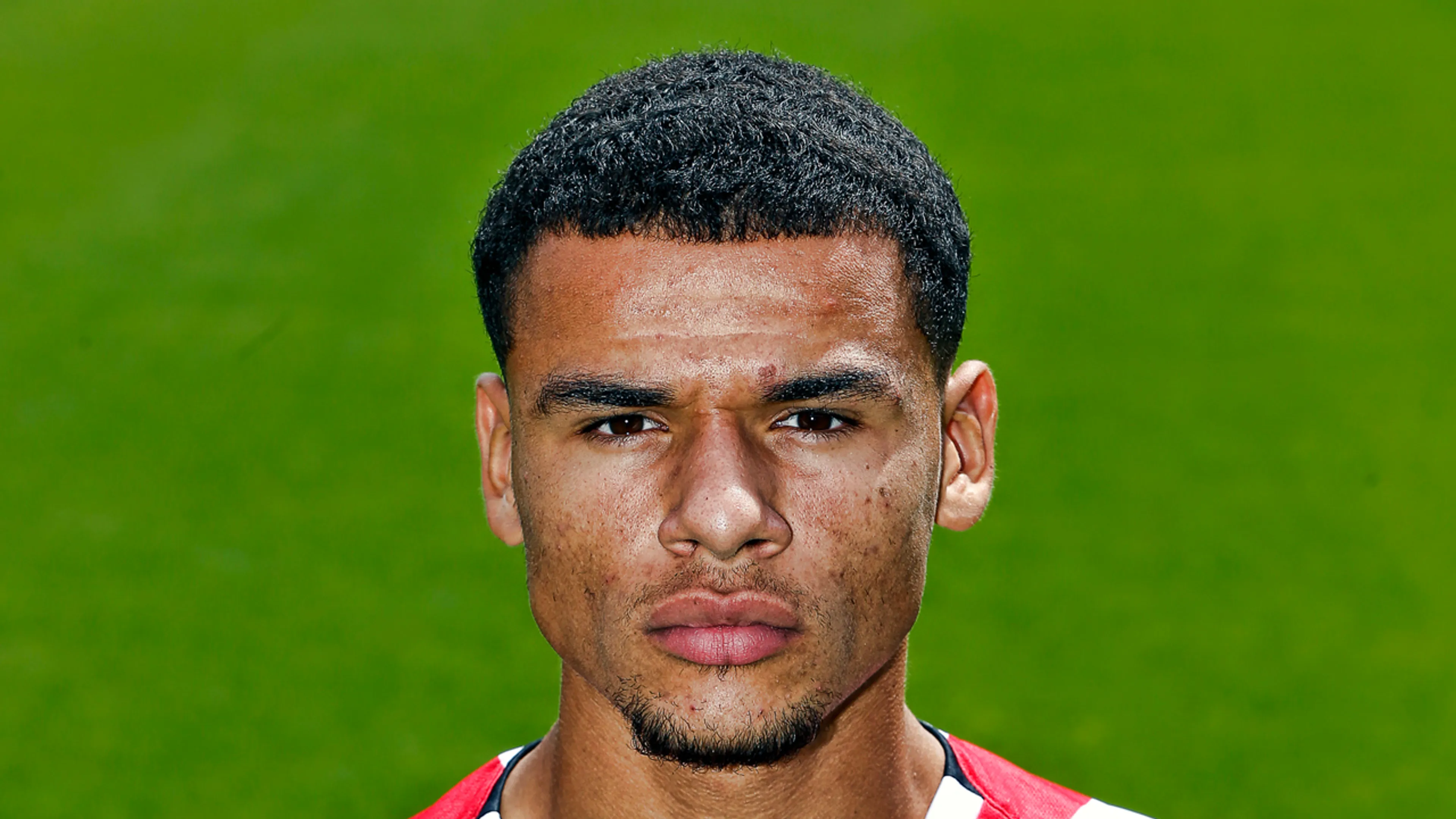 Vitesse huurt verdediger Obispo van PSV
