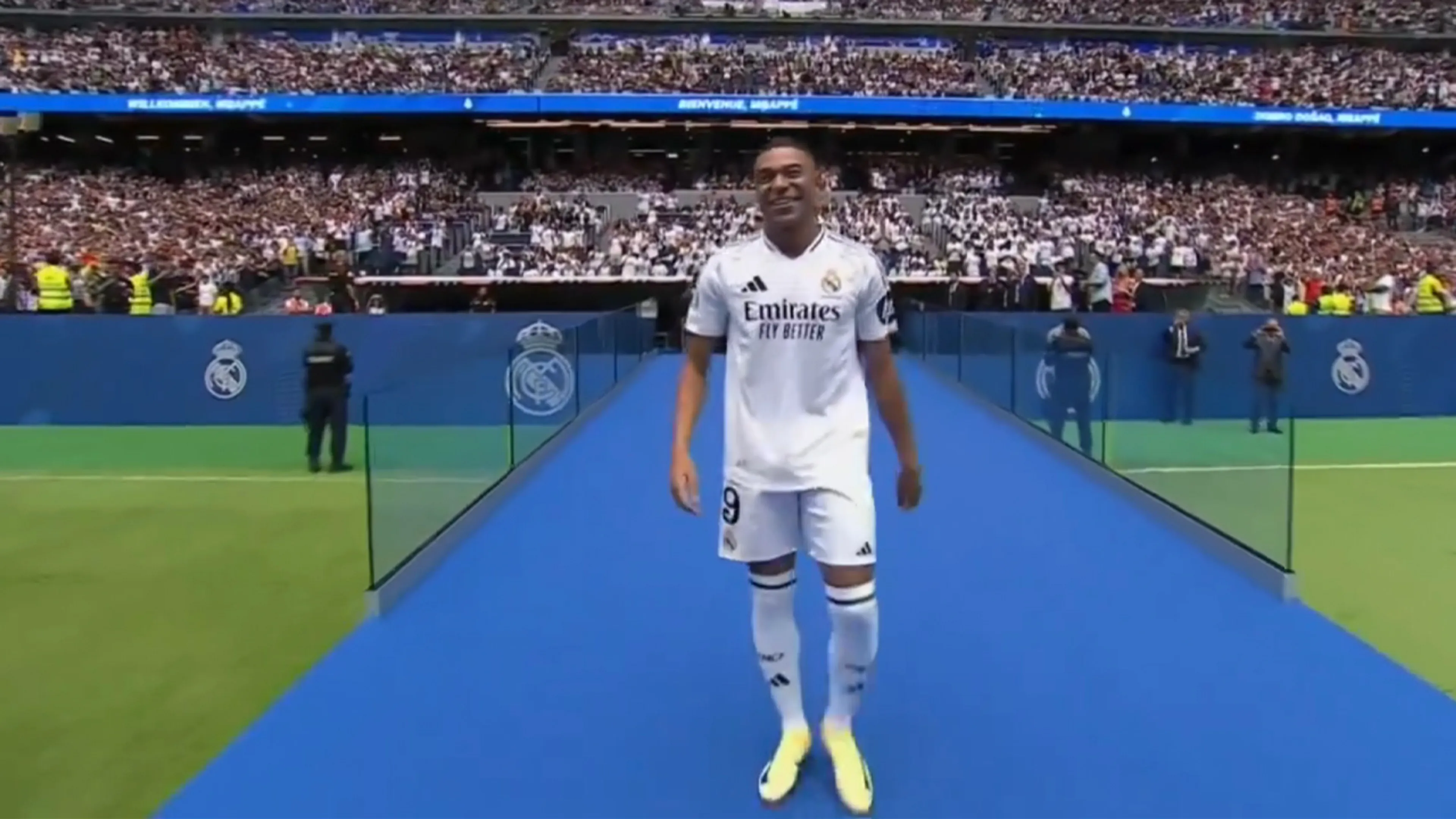 WAUW! 85.000 Real Madrid-supporters verwelkomen Mbappé in volgepakt Santiago Bernabéu