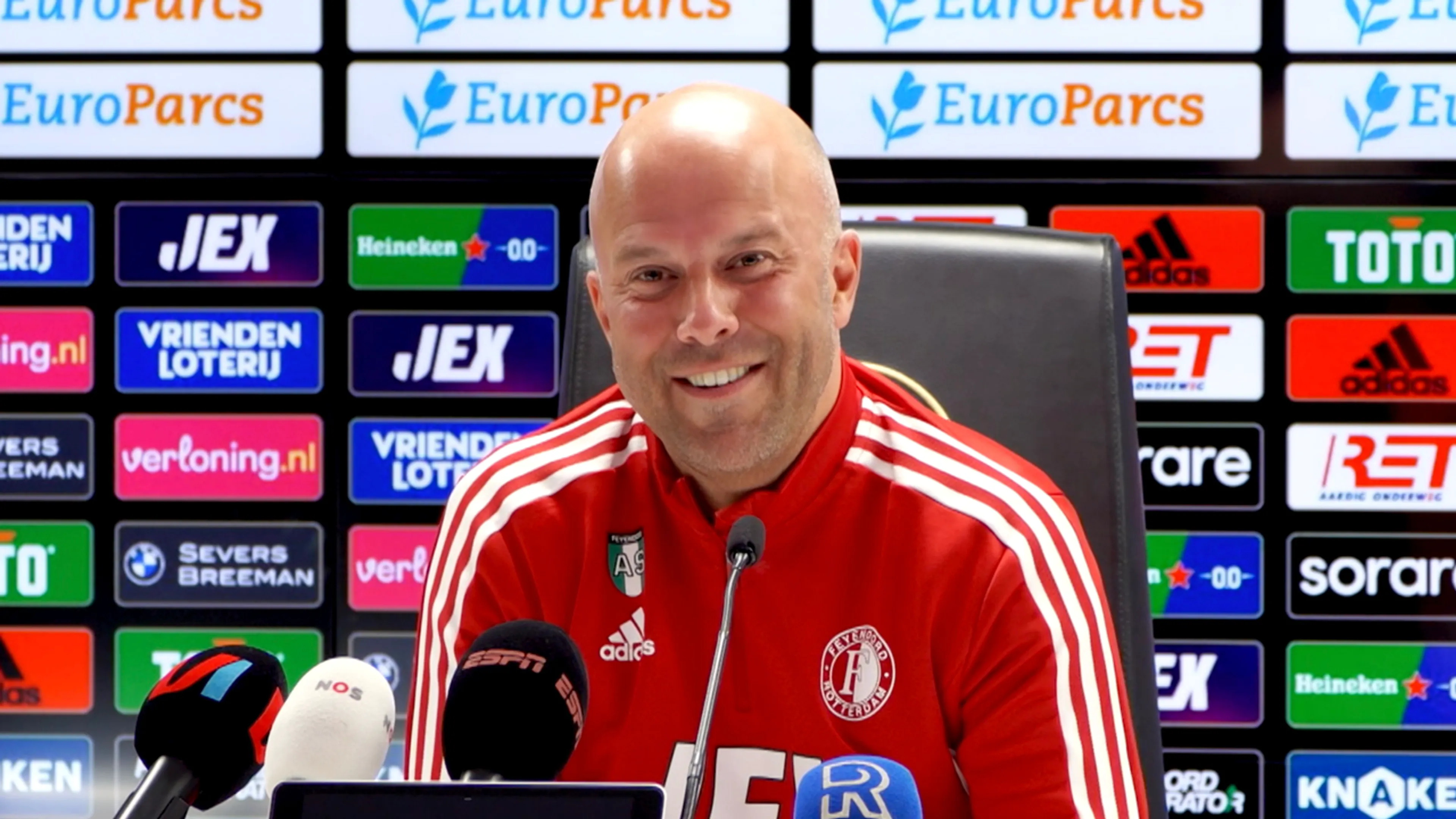 Gaat Slot volgend seizoen de Champions League in met Feyenoord? ‘Eerst de Europa League winnen’