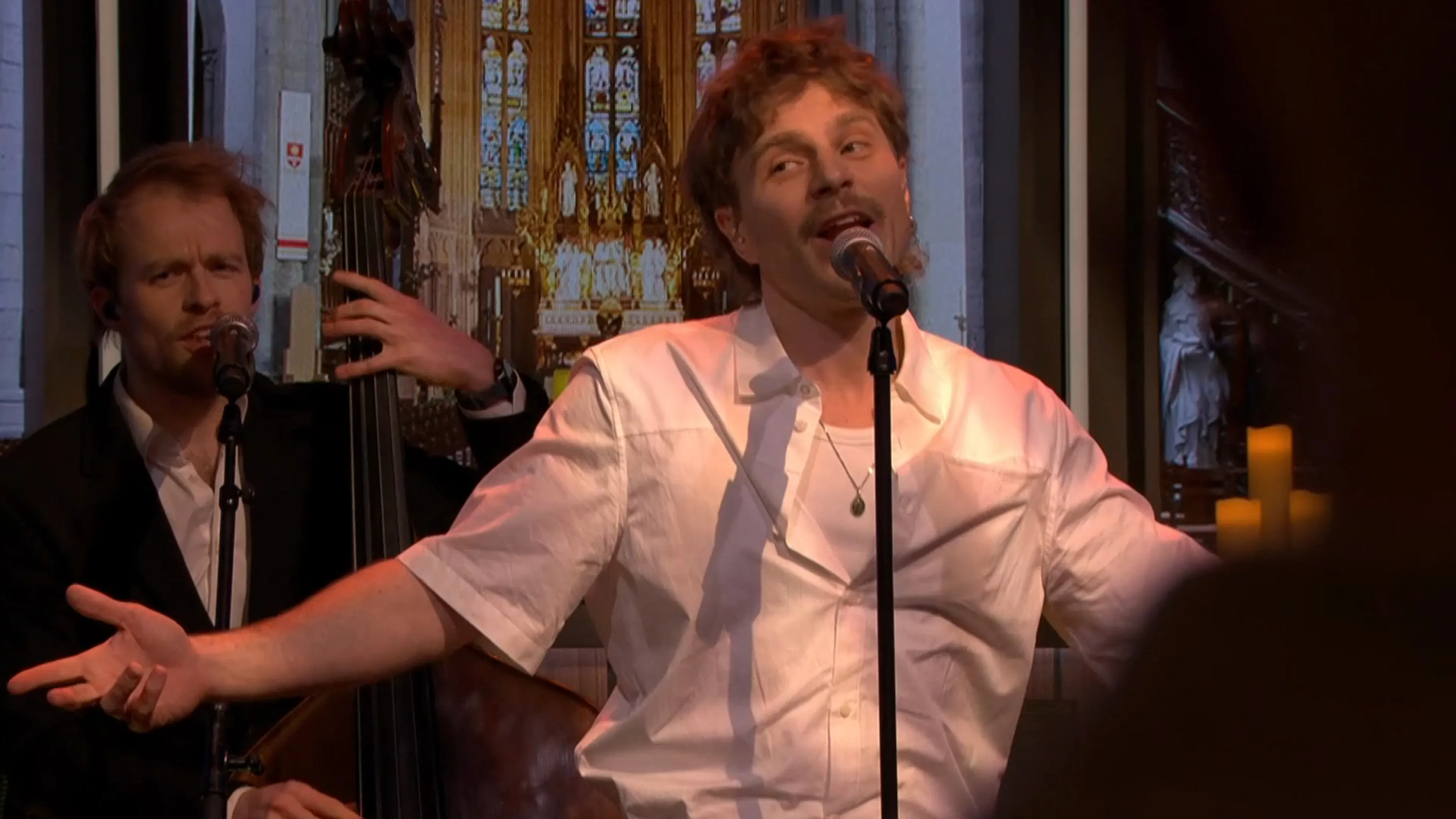Charl Zingt Shaffy opent De Oranjewinter met 'Zing, vecht, huil, bid, lach, werk en bewonder'