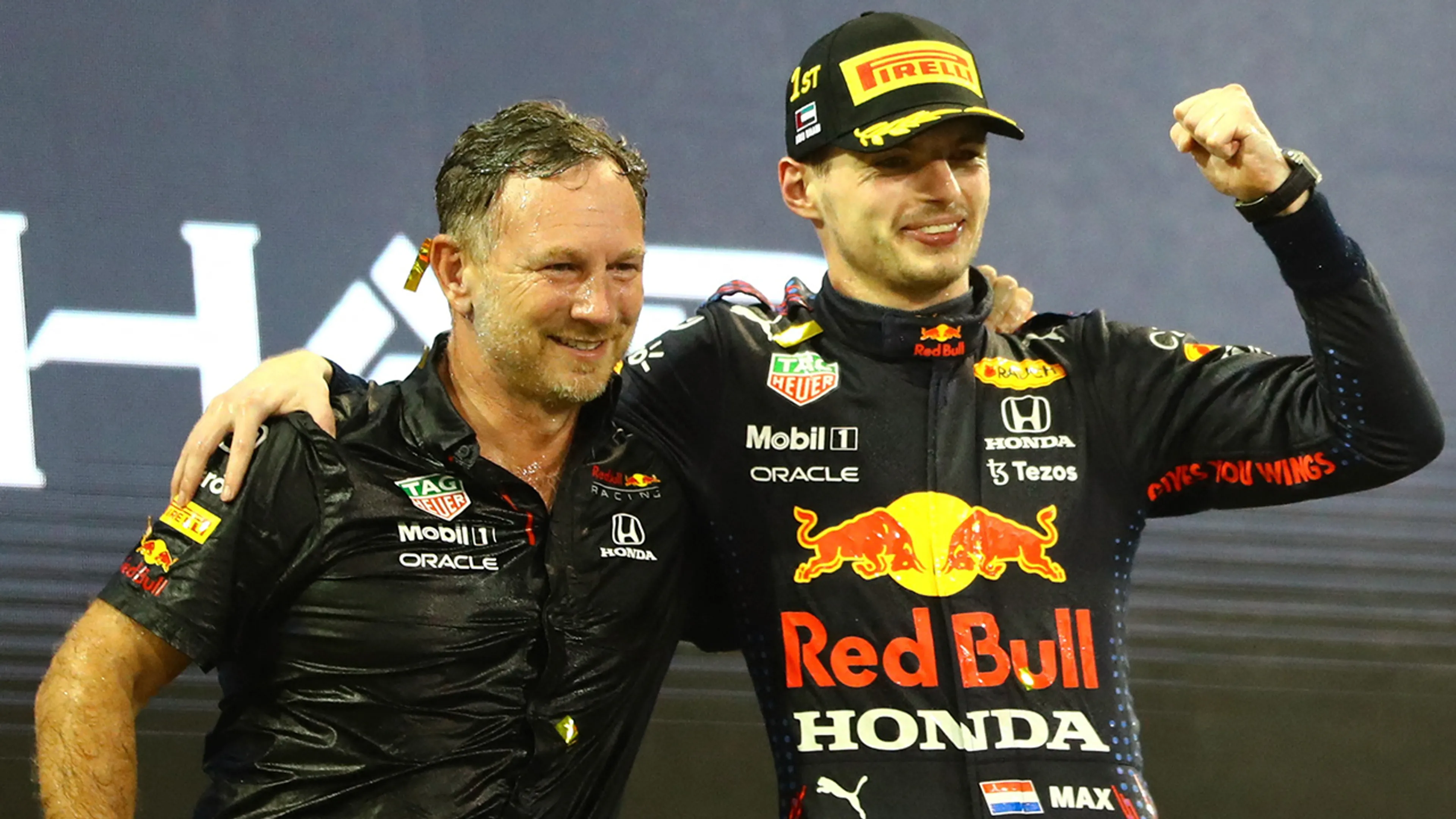 Red Bull-teambaas Verstappen wint rondleiding in Mercedes-fabriek 