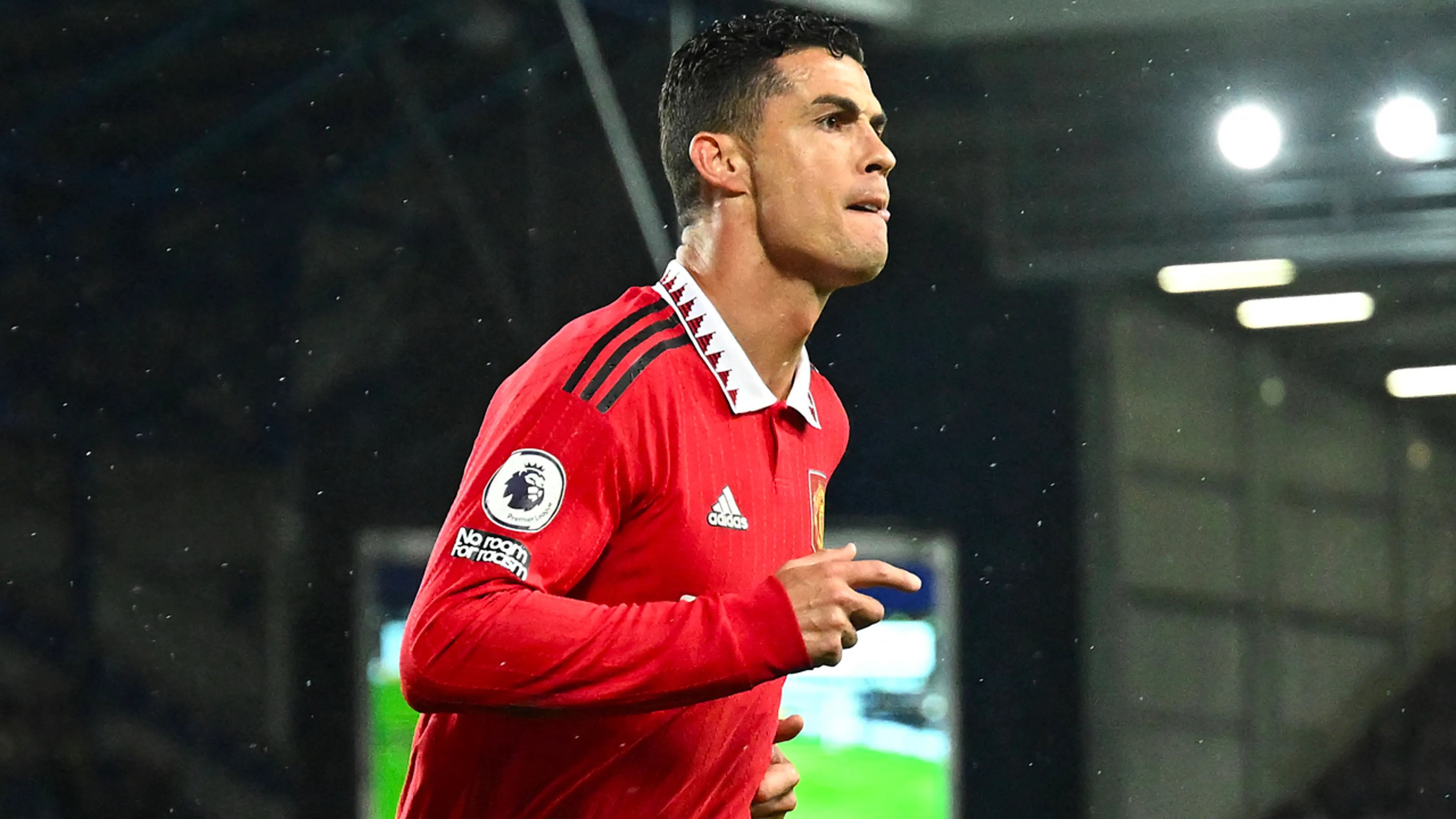 Ronaldo en Antony trefzeker in knappe zege bij Everton