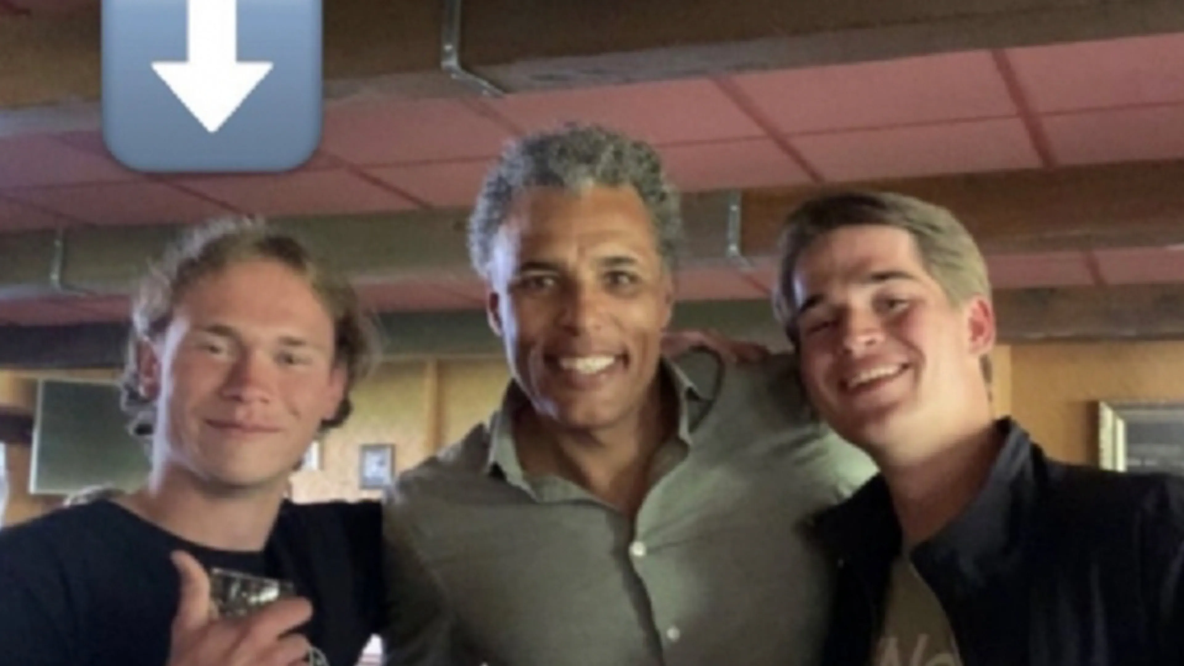 Van Hooijdonk over dader racistisch bericht: 'Heb het recht hem aan hoogste boom op te hangen'
