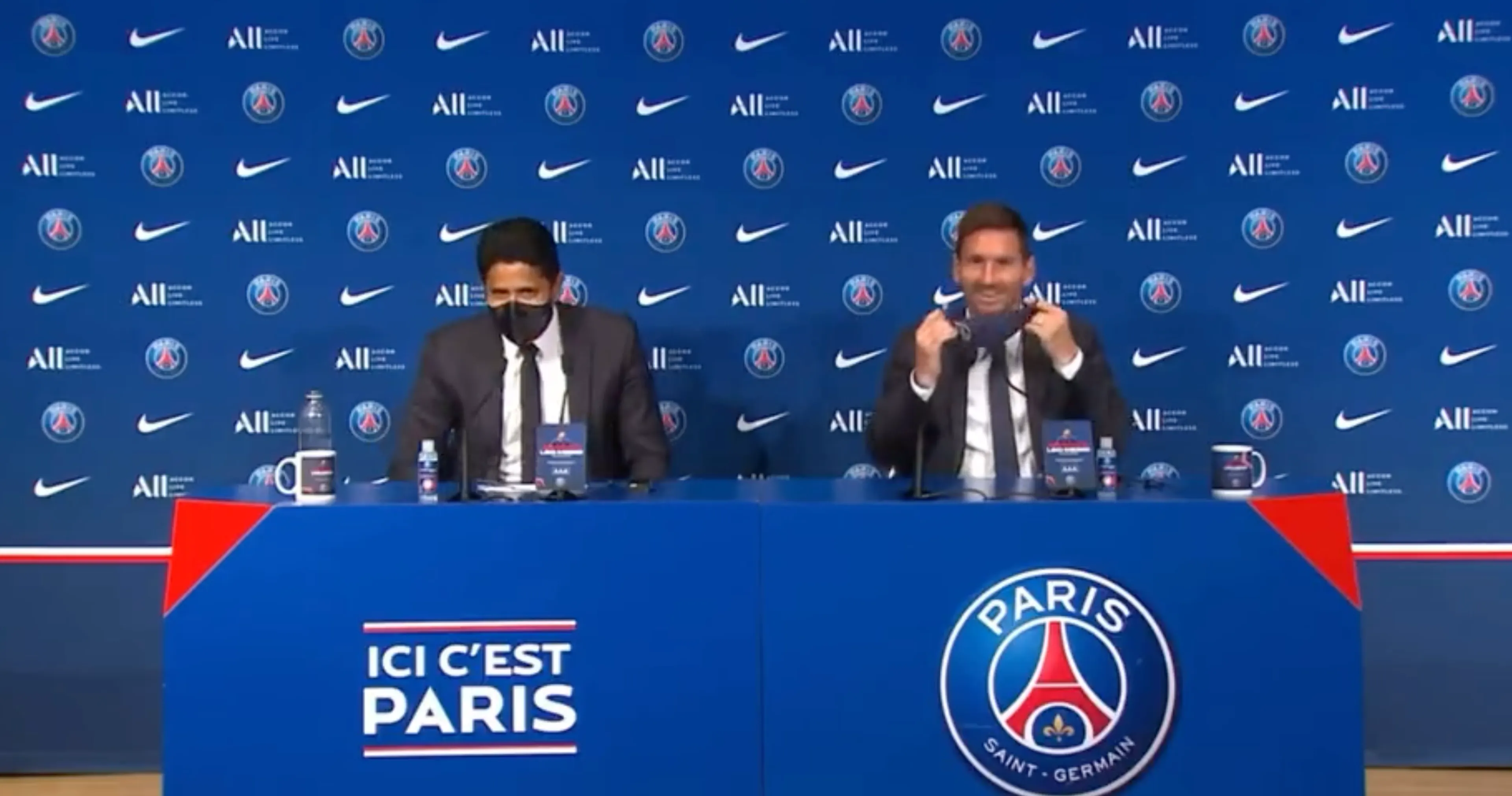 Messi aan eind van presentatie toegezongen door Franse journalisten