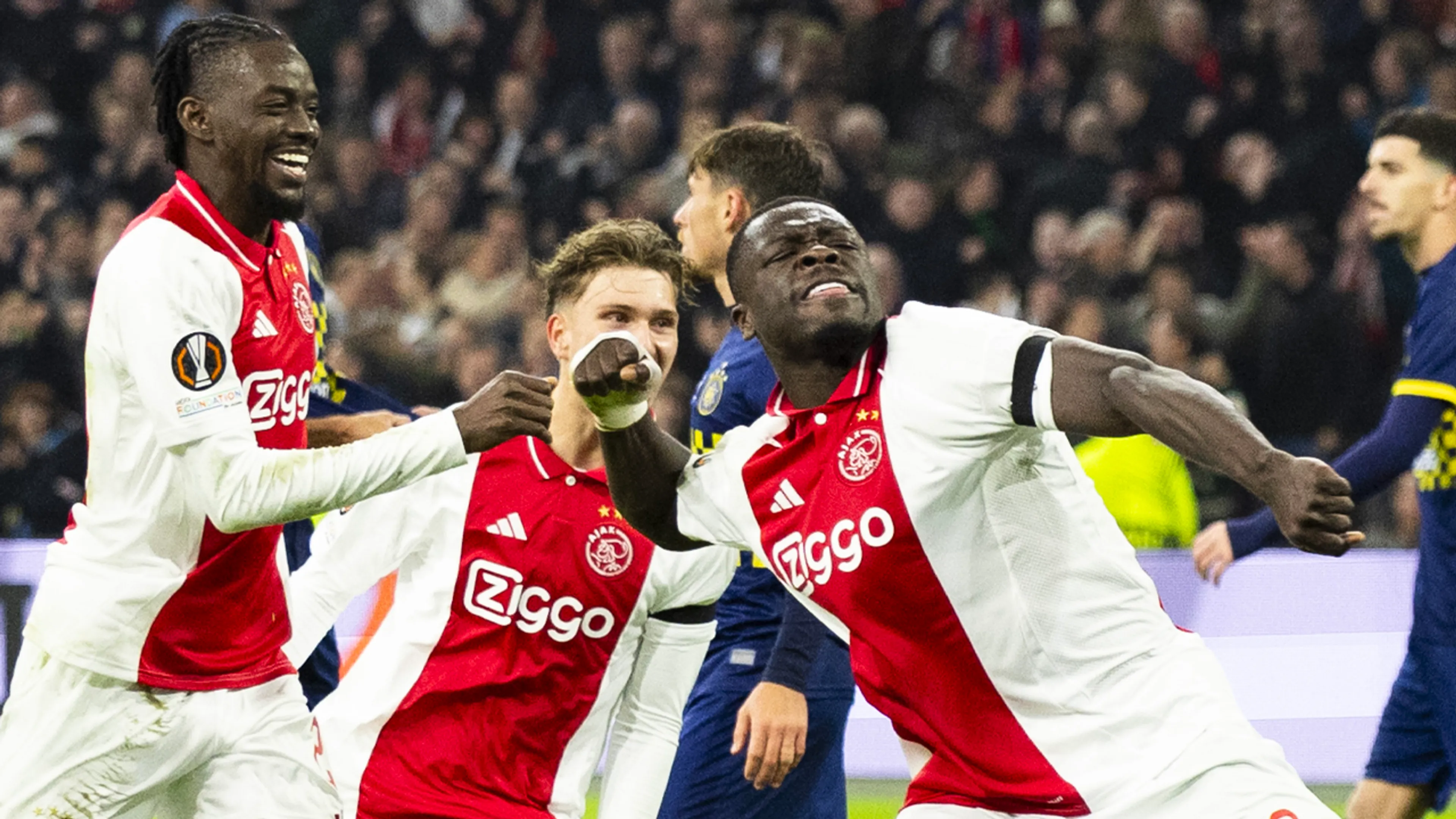 Ajax boekt klinkende zege op Maccabi Tel Aviv in Europa League