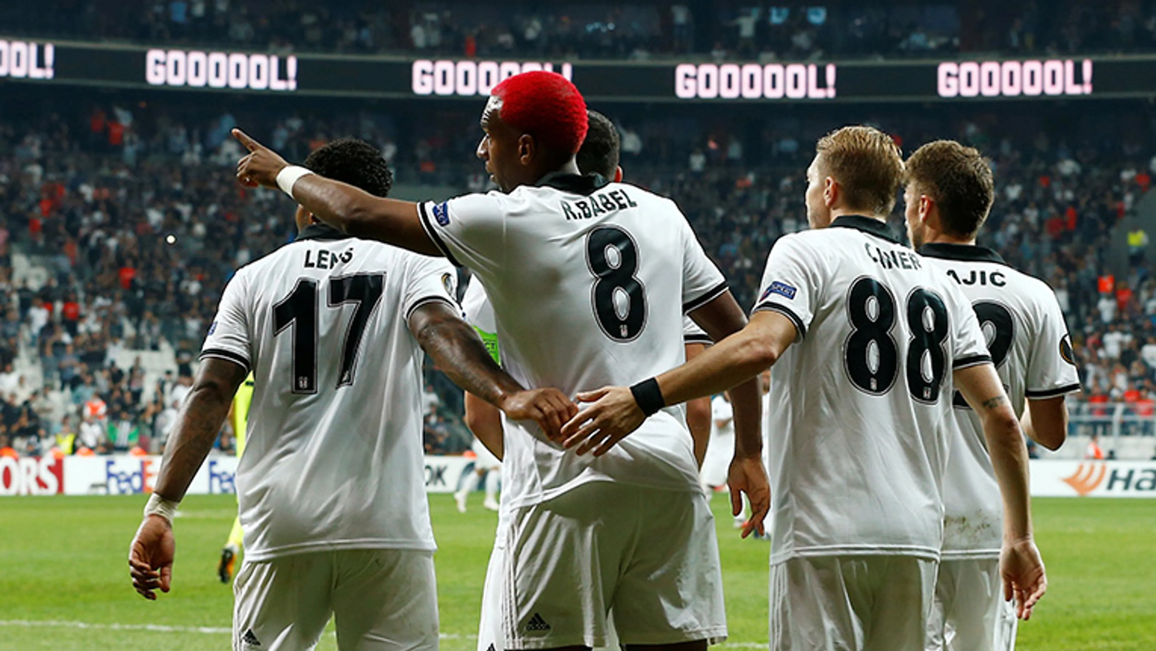 Ryan Babel schittert bij Besiktas met lekker doelpunt