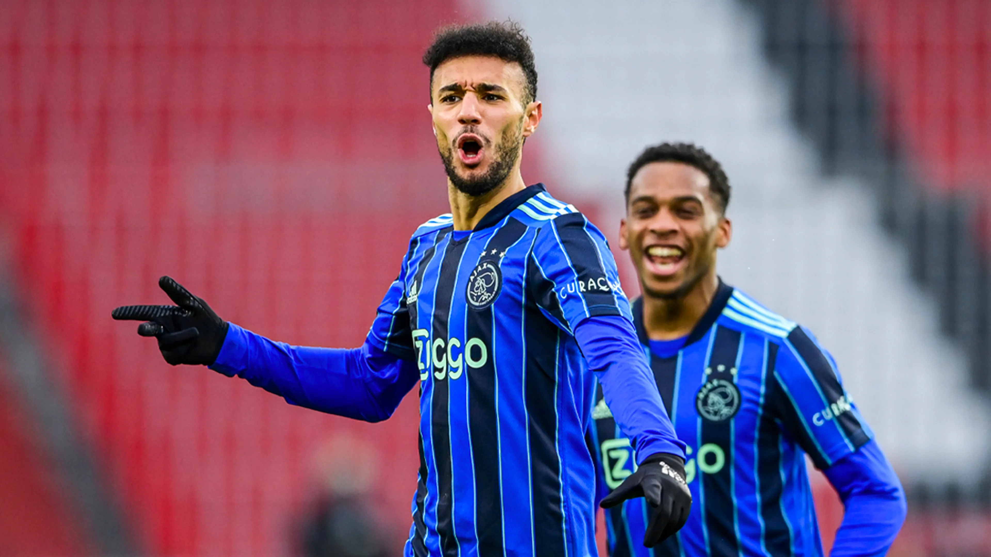 Ajax-fans kiezen omstreden goal Mazraoui tegen PSV als mooiste doelpunt van afgelopen seizoen
