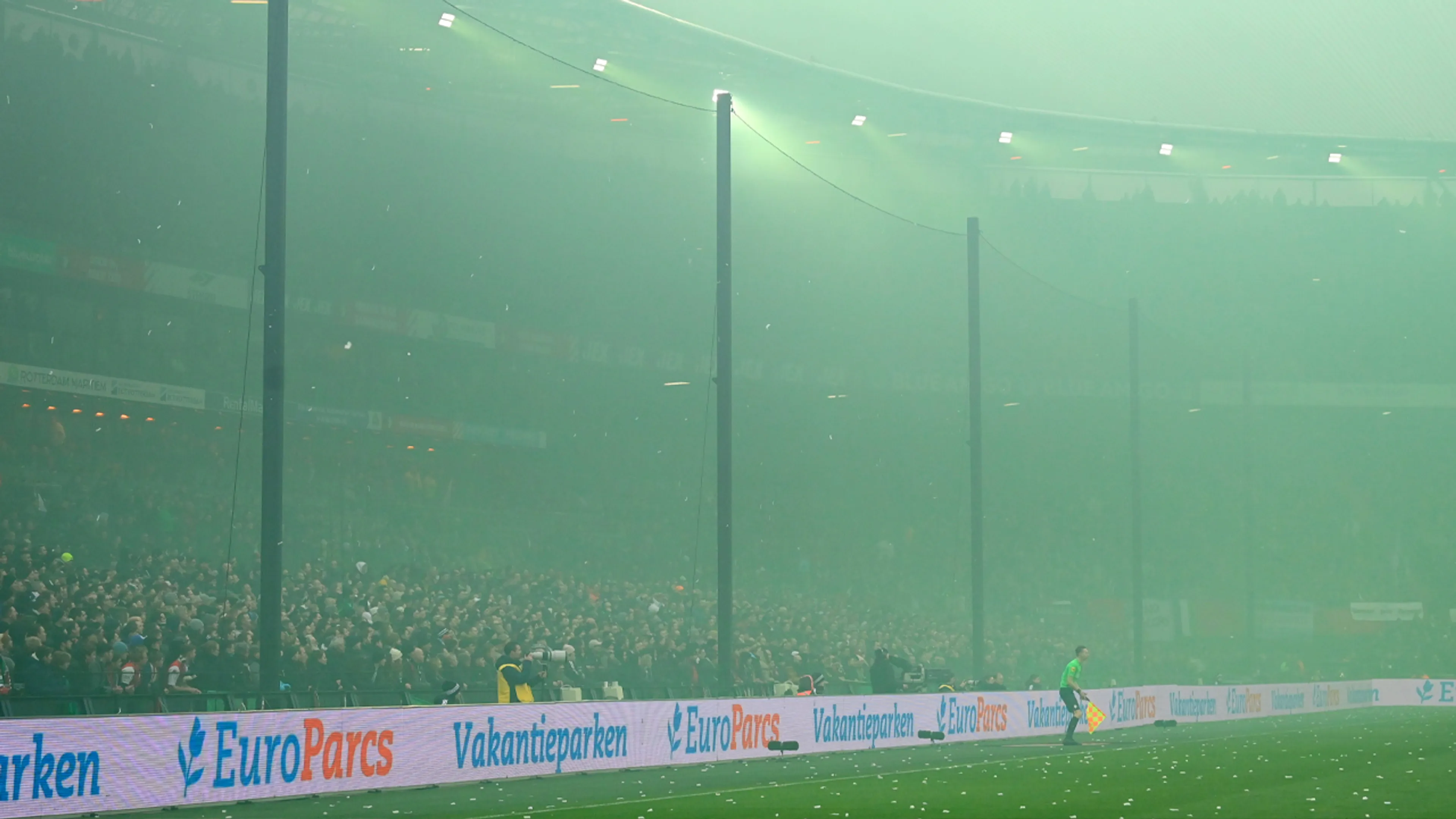 Netten en palen keren terug in De Kuip tijdens Klassieker tussen Feyenoord en Ajax