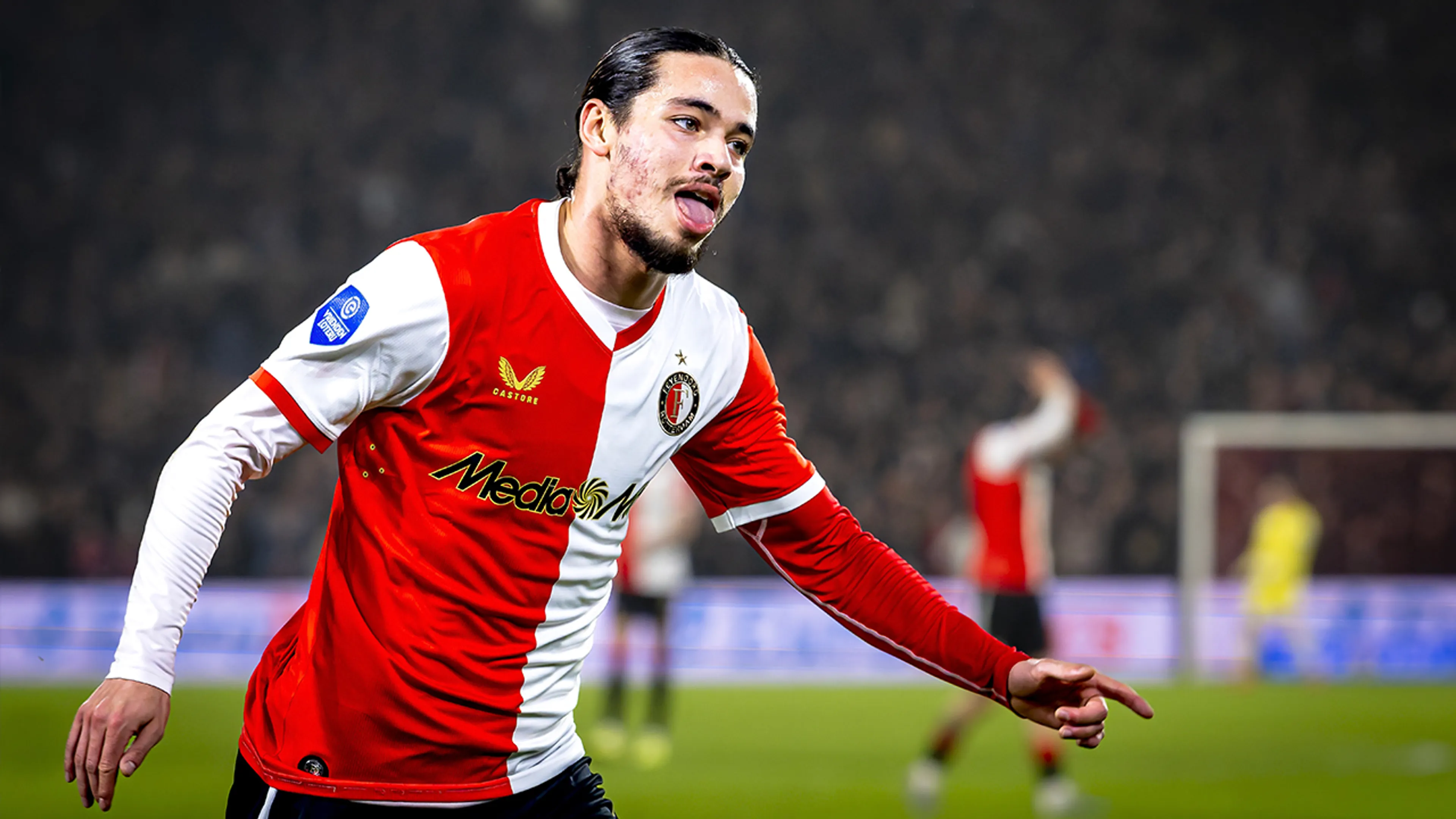 Feyenoord profiteert optimaal van gelijkspel concurrenten Ajax en NEC