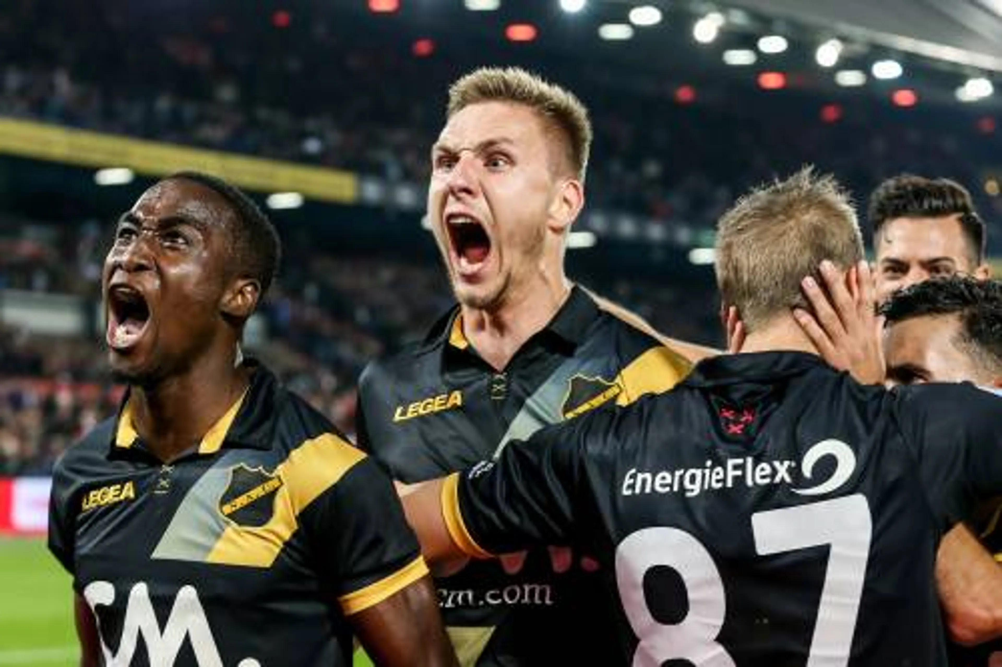 NAC-speler Mets breekt teen